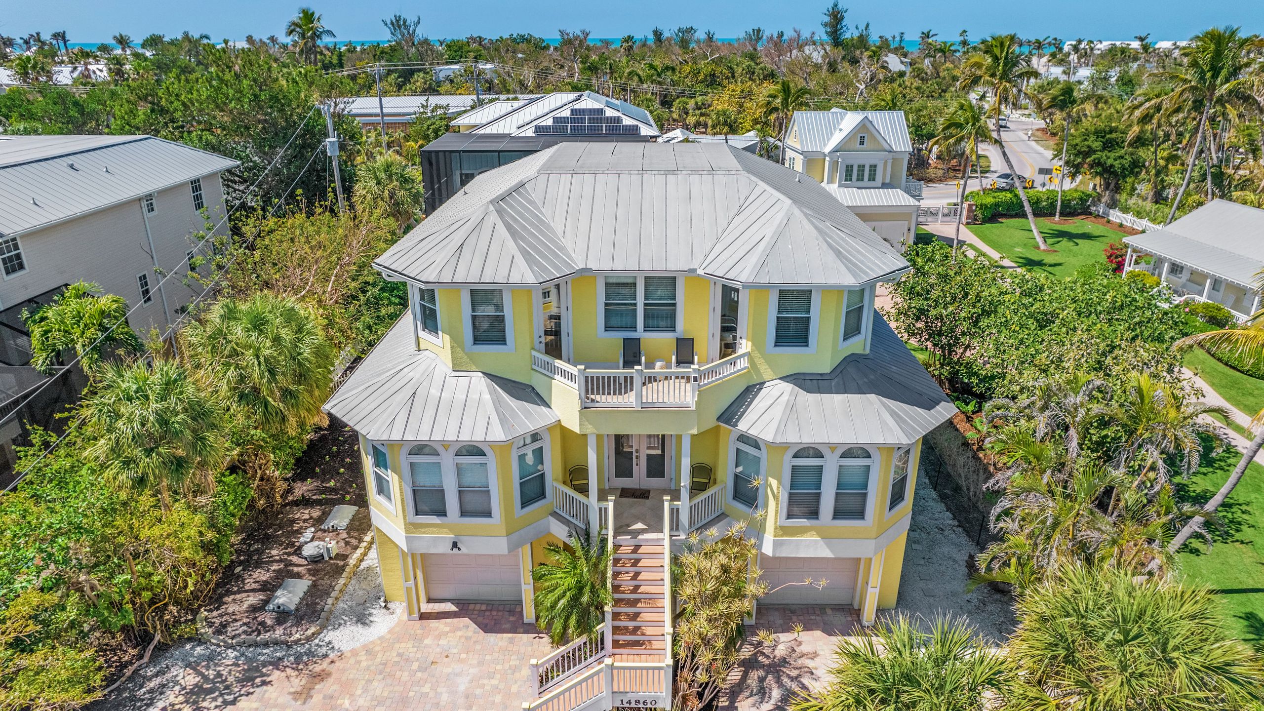Gorgeous Pool And Hot Tub With Game Room - Charming Florida Retreat - Captiva, FL