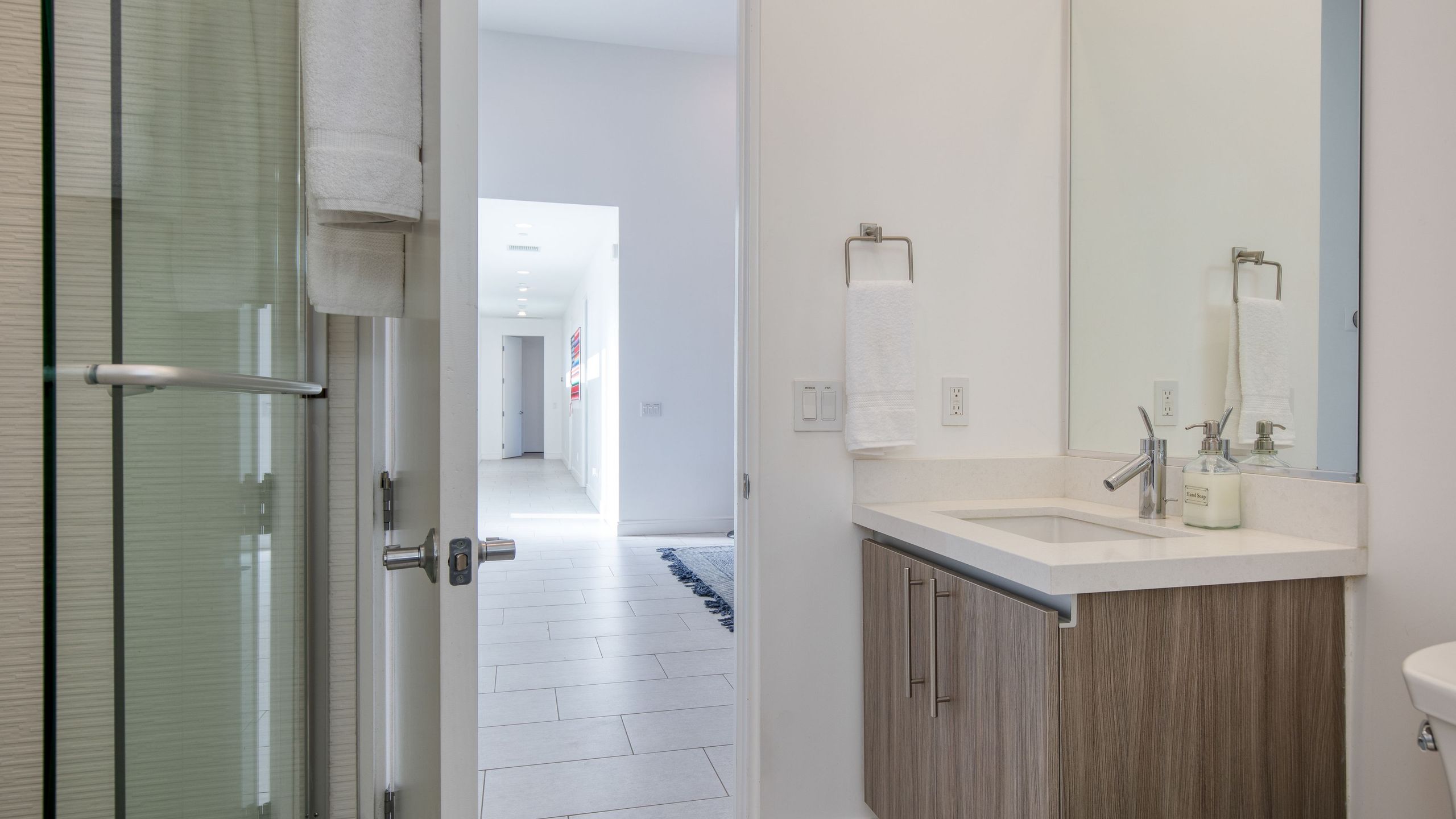 Sleeps 40 | 3 Luxe Villas next to Empire Polo Club | Putting Green & Pickleball | Photo 30