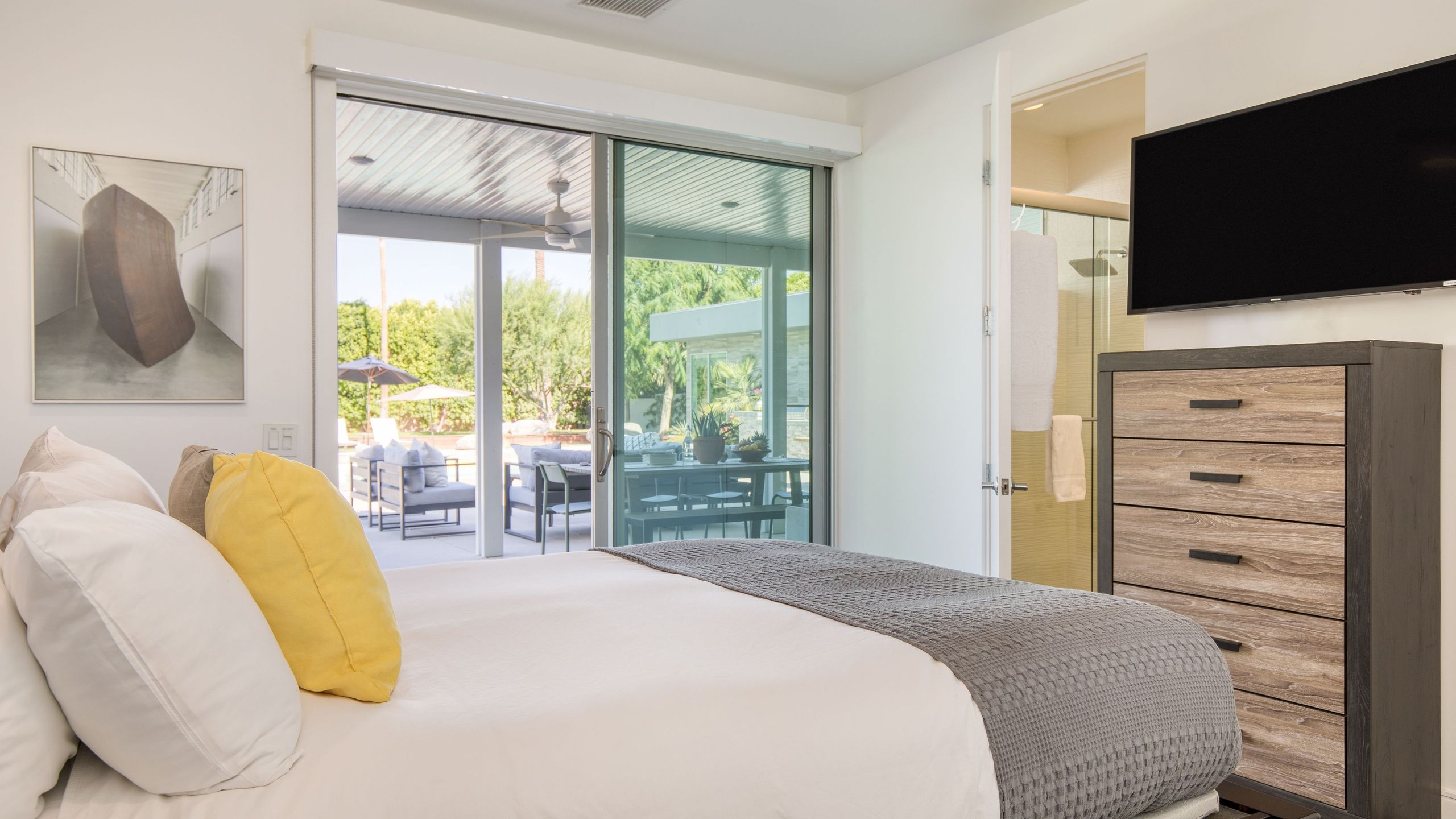 Sleeps 40 | 3 Luxe Villas next to Empire Polo Club | Putting Green & Pickleball | Photo 27