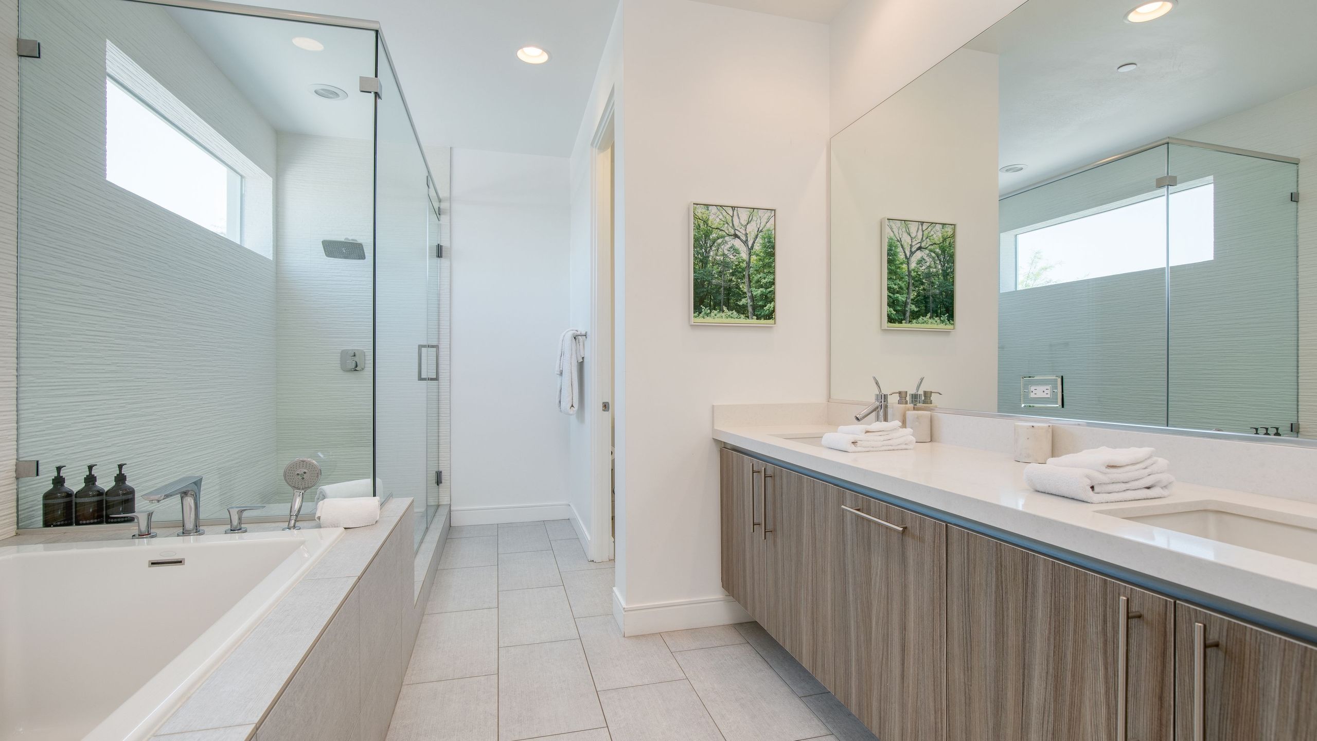 Sleeps 40 | 3 Luxe Villas next to Empire Polo Club | Putting Green & Pickleball | Photo 21