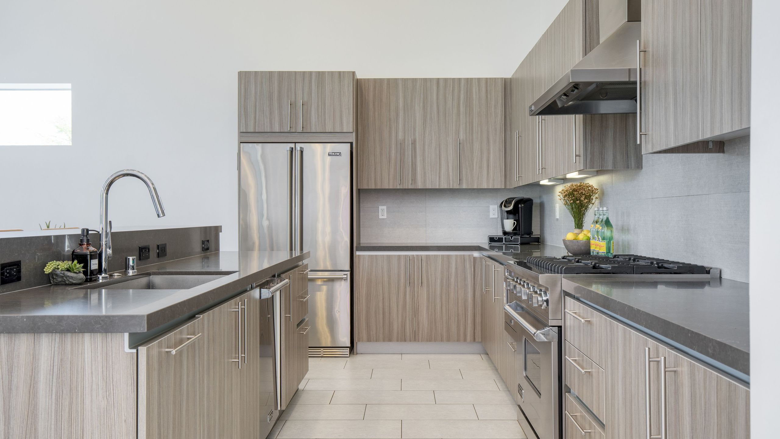 Sleeps 40 | 3 Luxe Villas next to Empire Polo Club | Putting Green & Pickleball | Photo 16