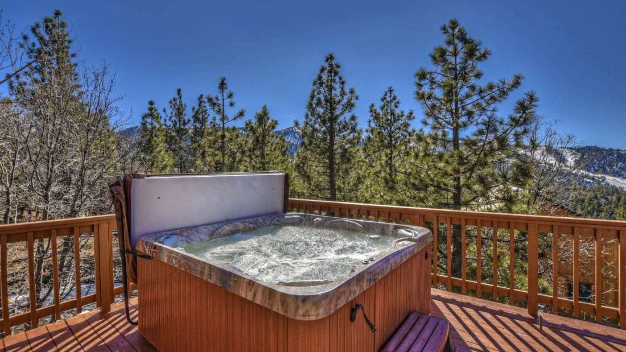 Views At Wolf Lodge By Avantstay | Magnificent Views W/ Hot Tub, Sauna, Games - Big Bear Lake, CA