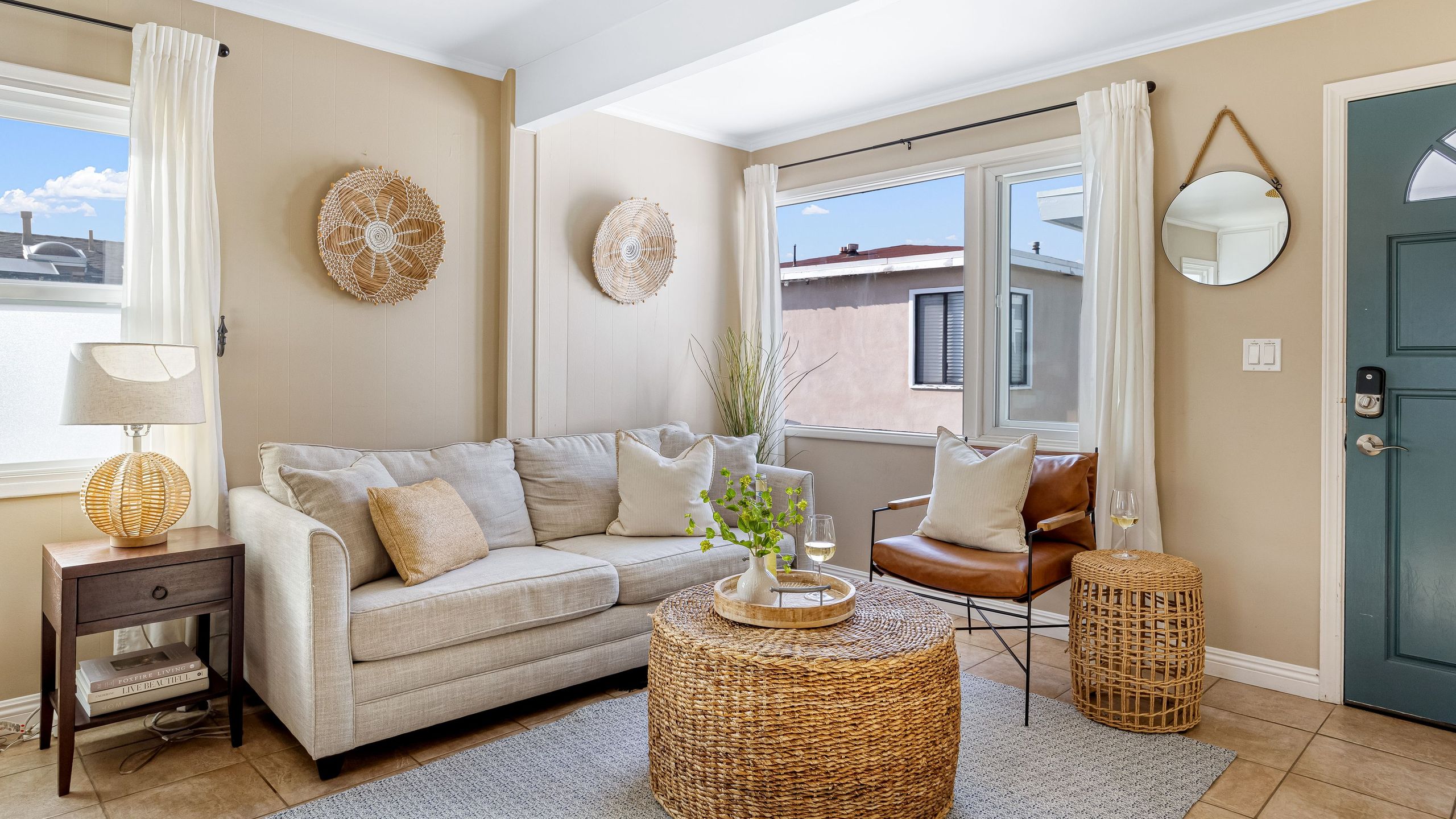 Charming Coastal Retreat With Shared Dock And Balcony - Relaxing Escape - Newport Beach, CA