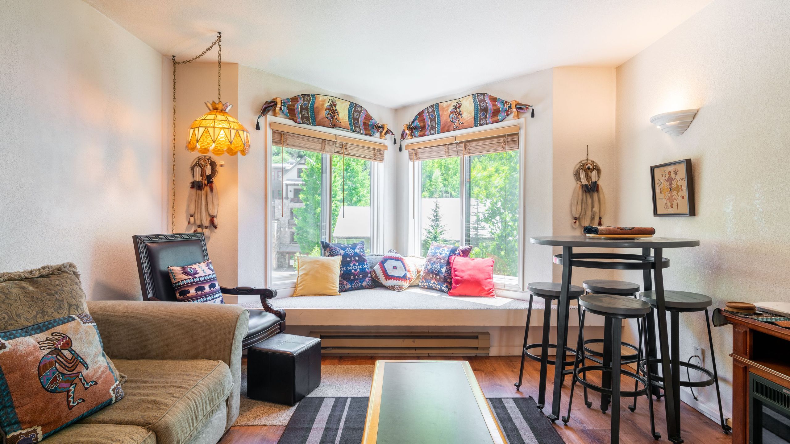 Charming Ski Access And Cozy Comfort - Delightful Alpine Retreat - Telluride, CO