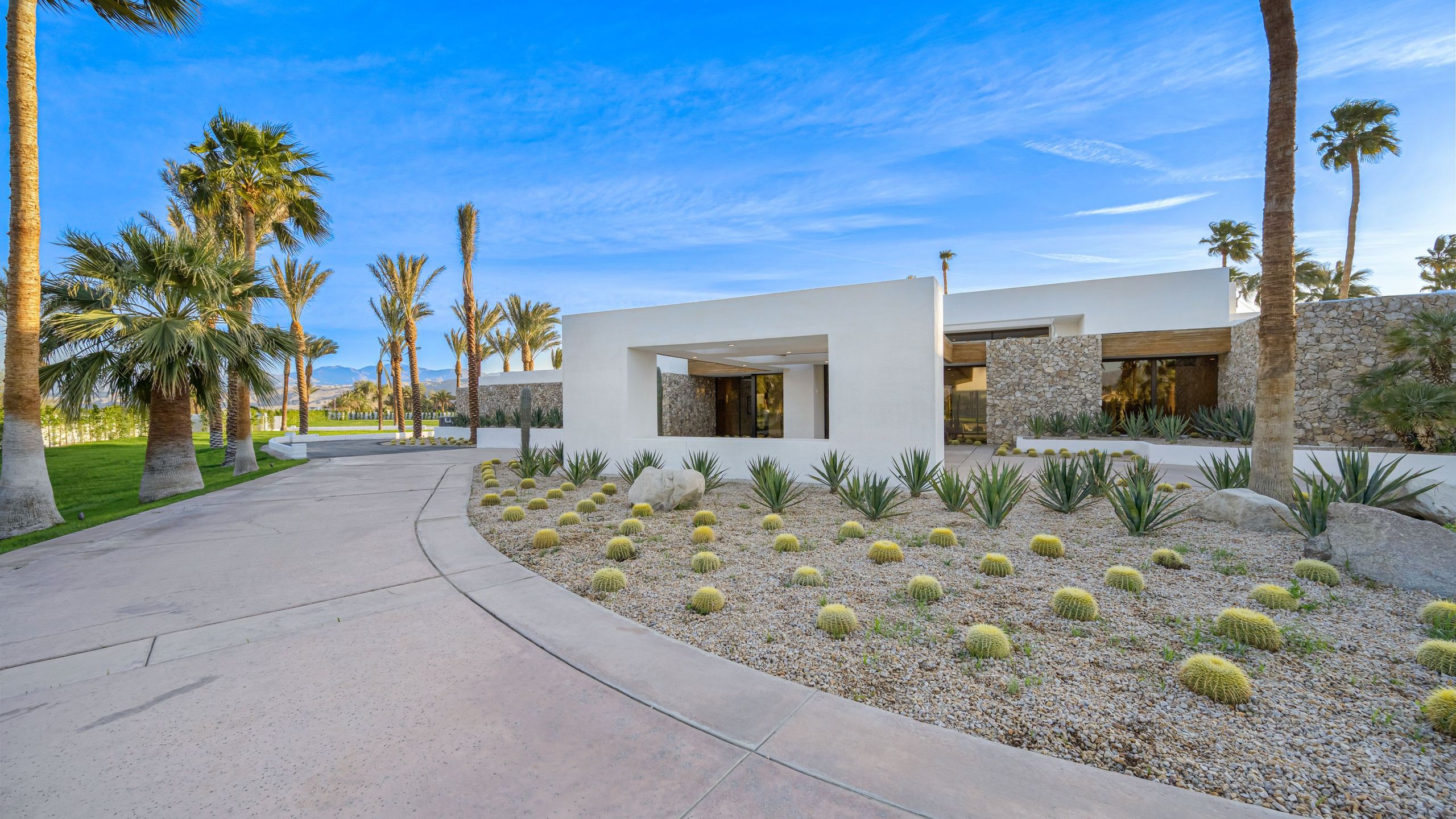 The Bravo Beach Club | Tennis, Beach, Basketball, Golf | Ultra-Luxe Compound | Photo 17