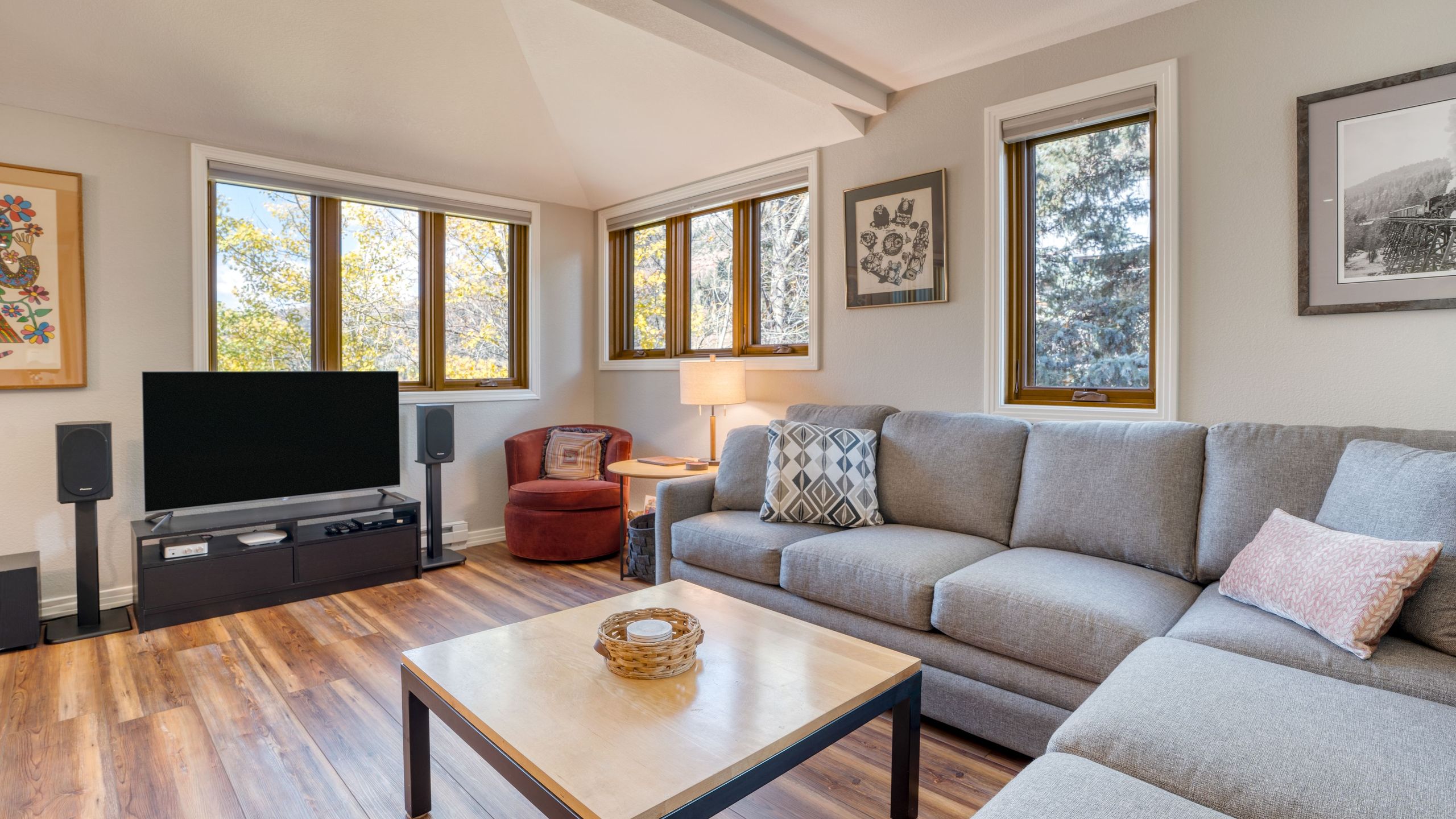 Ski Access And Cozy Accommodations - Charming Mountain Retreat - Telluride, CO