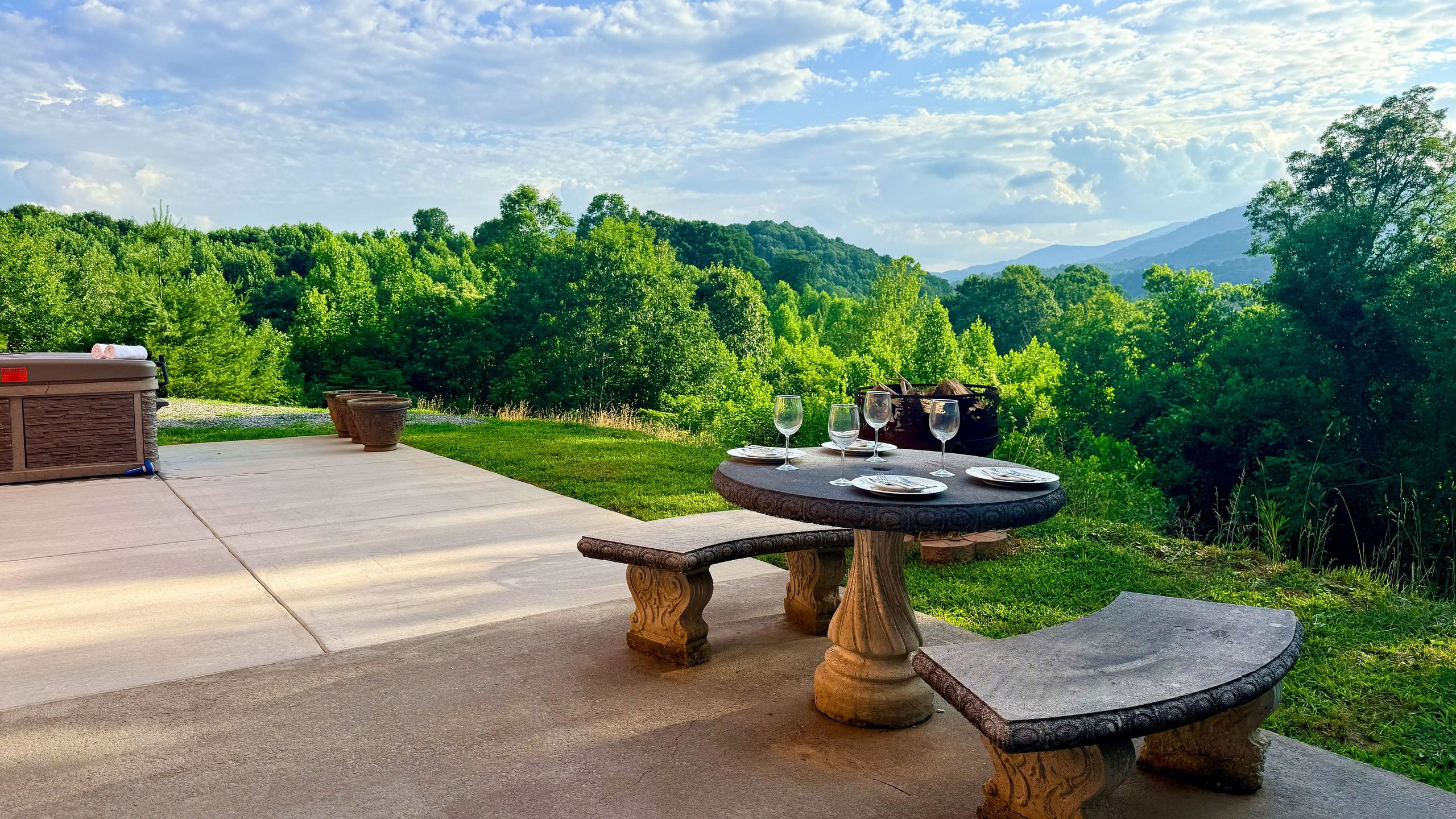 Summit Ember By Avantstay | Scenic Mountain Home + Hot Tub + Firepit + Game Tables - Waynesville, NC