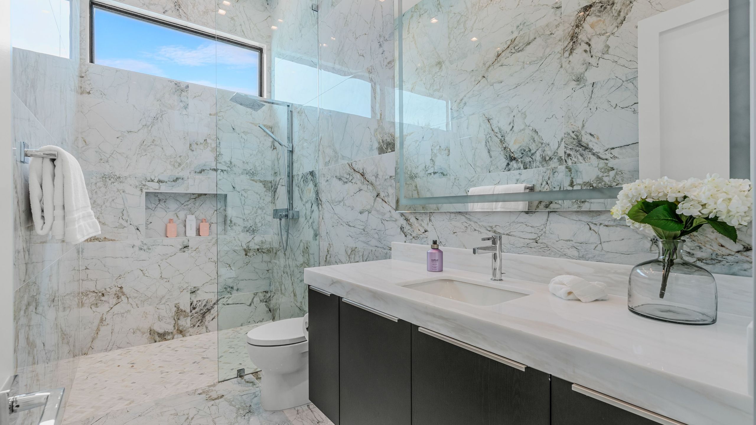 Sleeps 17 | 6BR Retreat w/ Pool, Hot Tub & Pickleball | Bravo Villa #3 | Photo 41