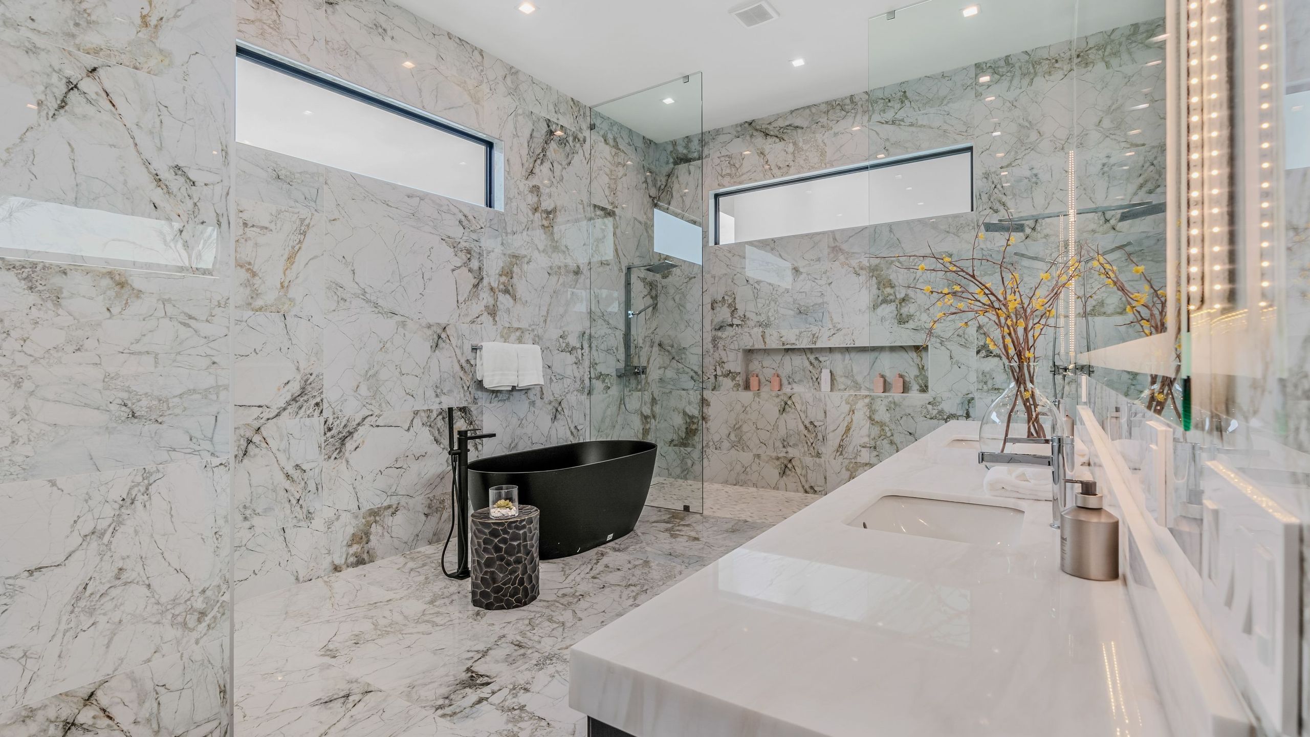 Sleeps 17 | 6BR Retreat w/ Pool, Hot Tub & Pickleball | Bravo Villa #3 | Photo 29