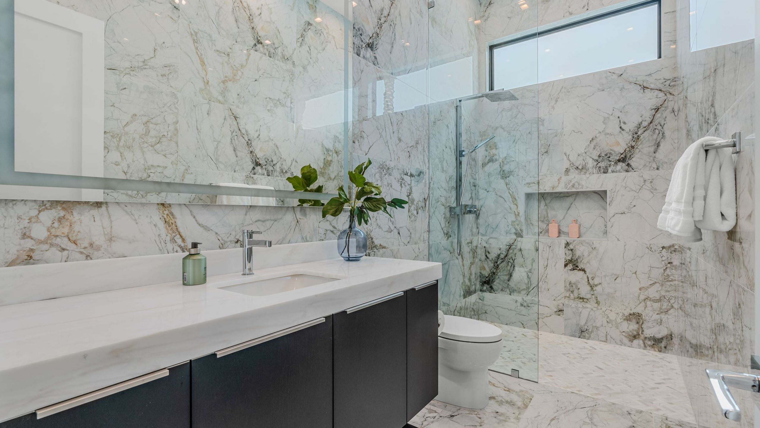 Sleeps 17 | 6BR Retreat w/ Pool, Hot Tub & Pickleball | Bravo Villa #3 | Photo 37