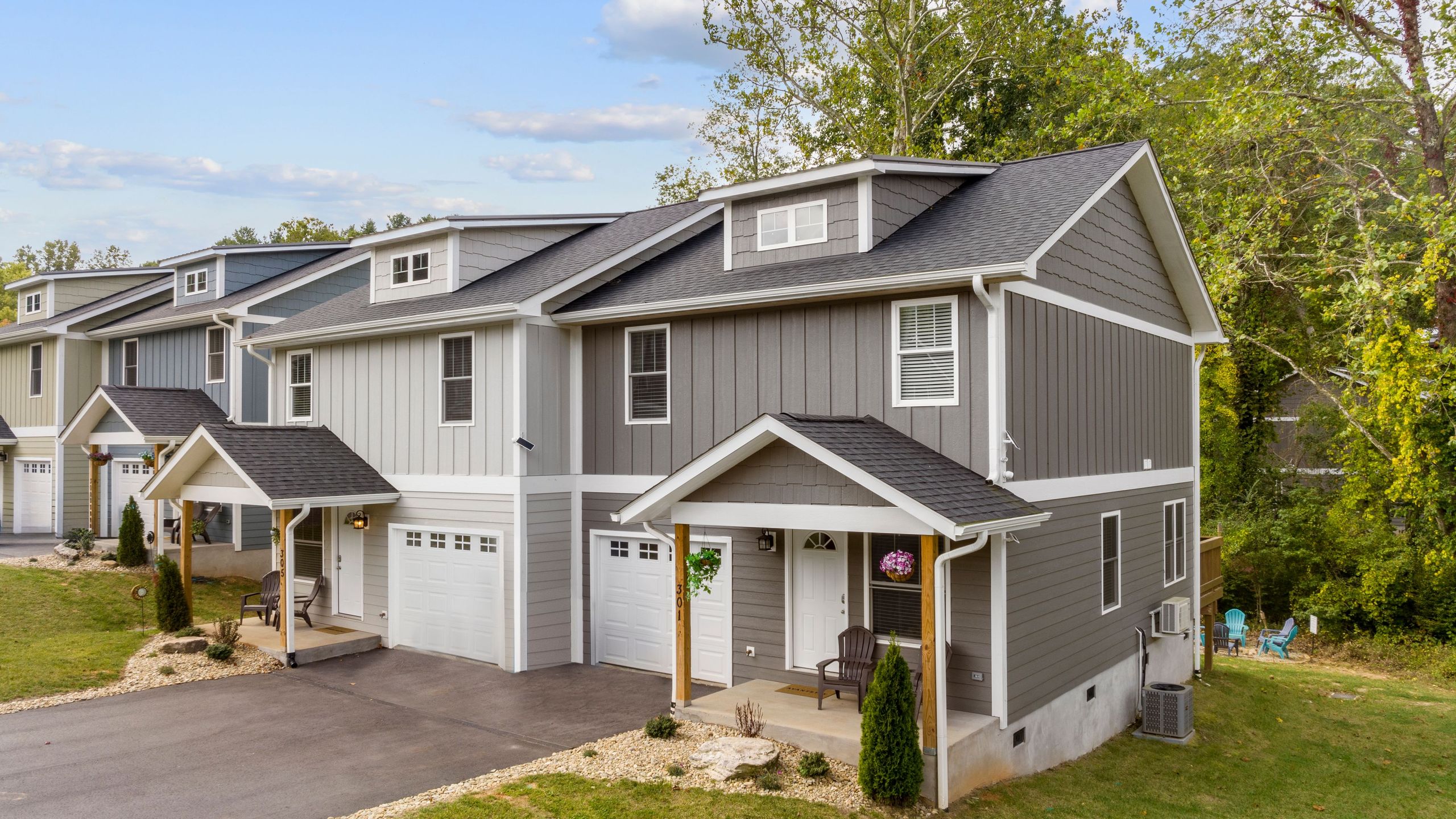 Elegant Townhome Buyout With Scenic Retreat - Luxurious Asheville Escape - Asheville, NC