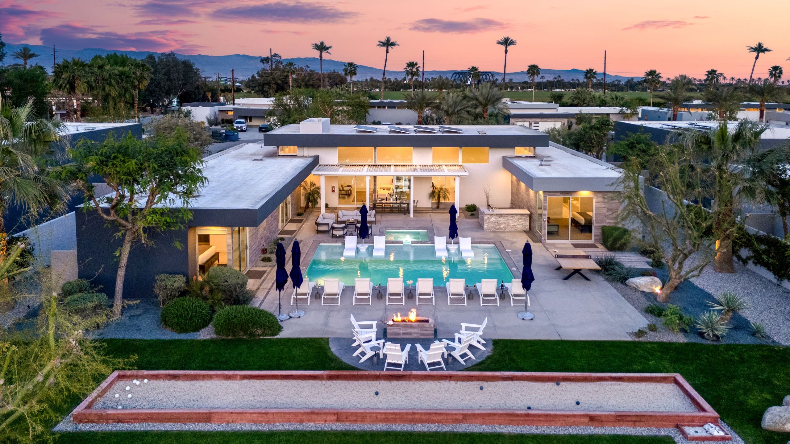 Polo Villa 5 | Outdoor Bocce Ball, Fire Pit & BBQ, Pool & Spa | 6 Bedrooms.