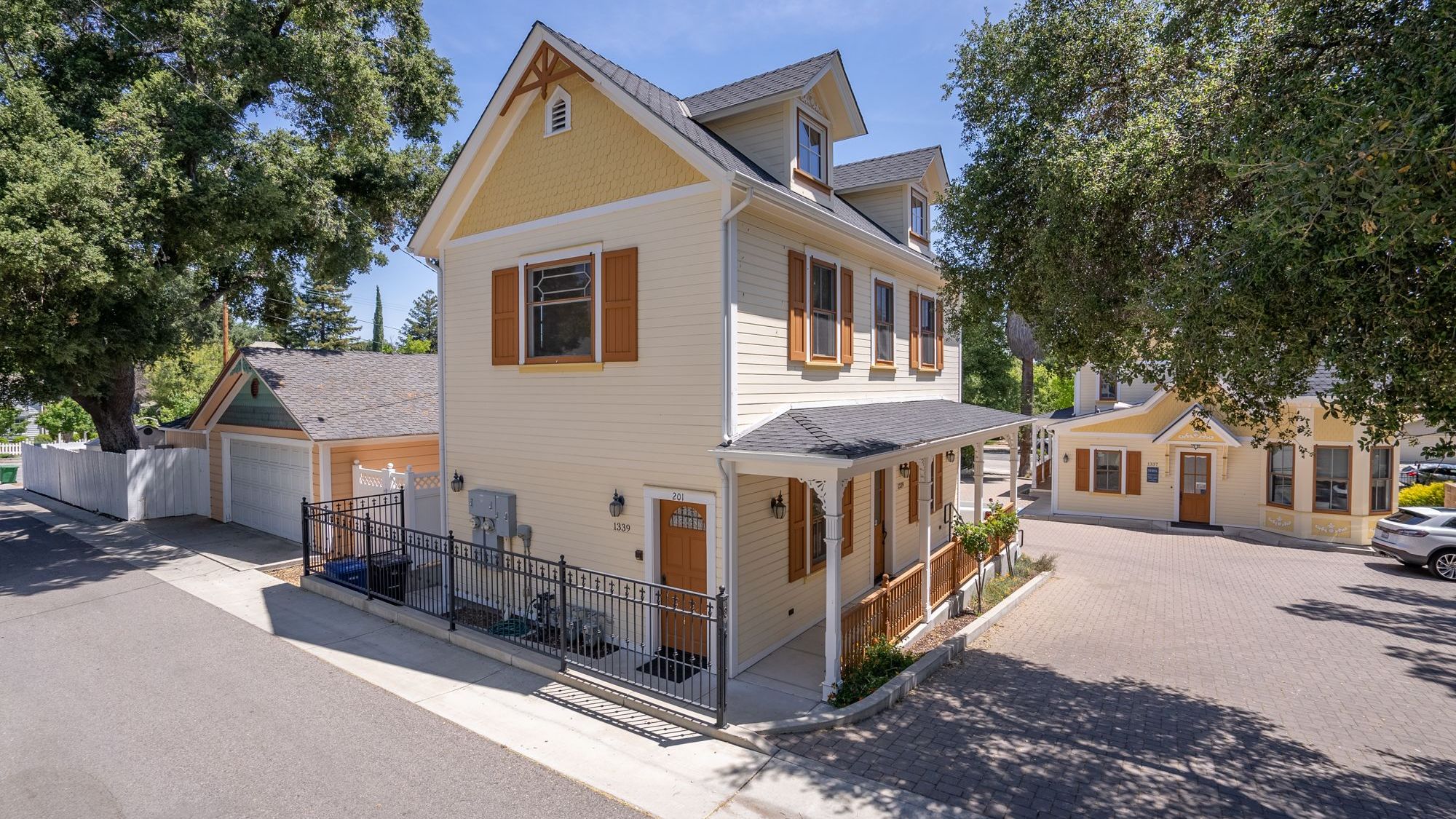 Lewis Loft By Avantstay | Two Suites + Walk To Town | Paso Robles - Paso Robles, CA