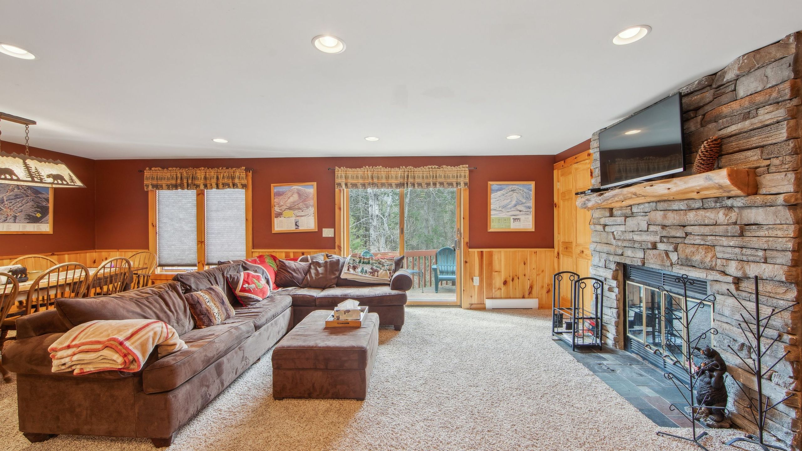 Lies By Avantstay | Indoor Heated Pool + Game Lounge | Pool Table + Foosball - Adirondack Mountains
