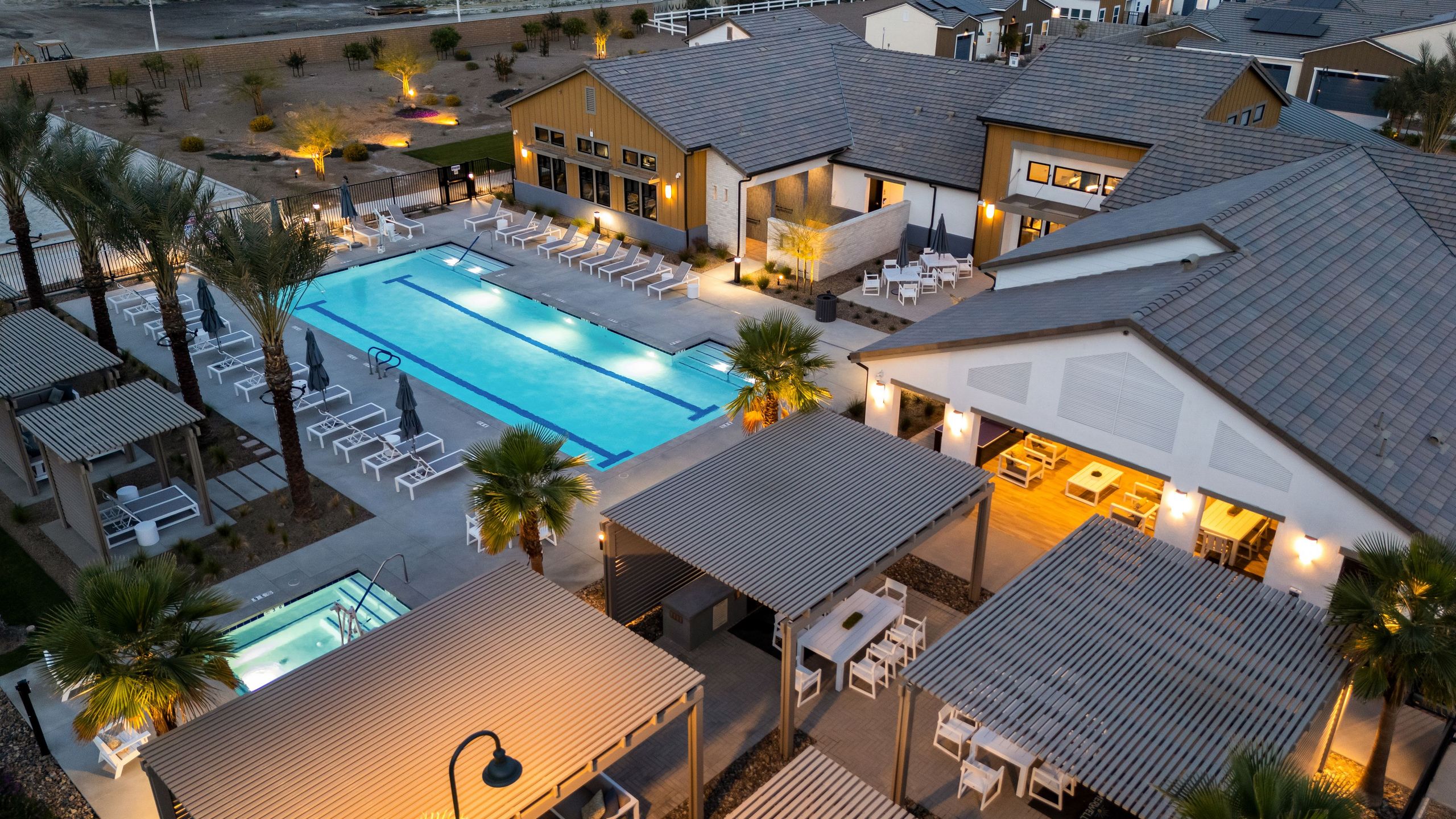 Summerwell By Avantstay - Entire Building, One 4br Two 2br Spaces, 22 Guests, Resort Pool And Fitness Center In Indio - Kalifornien