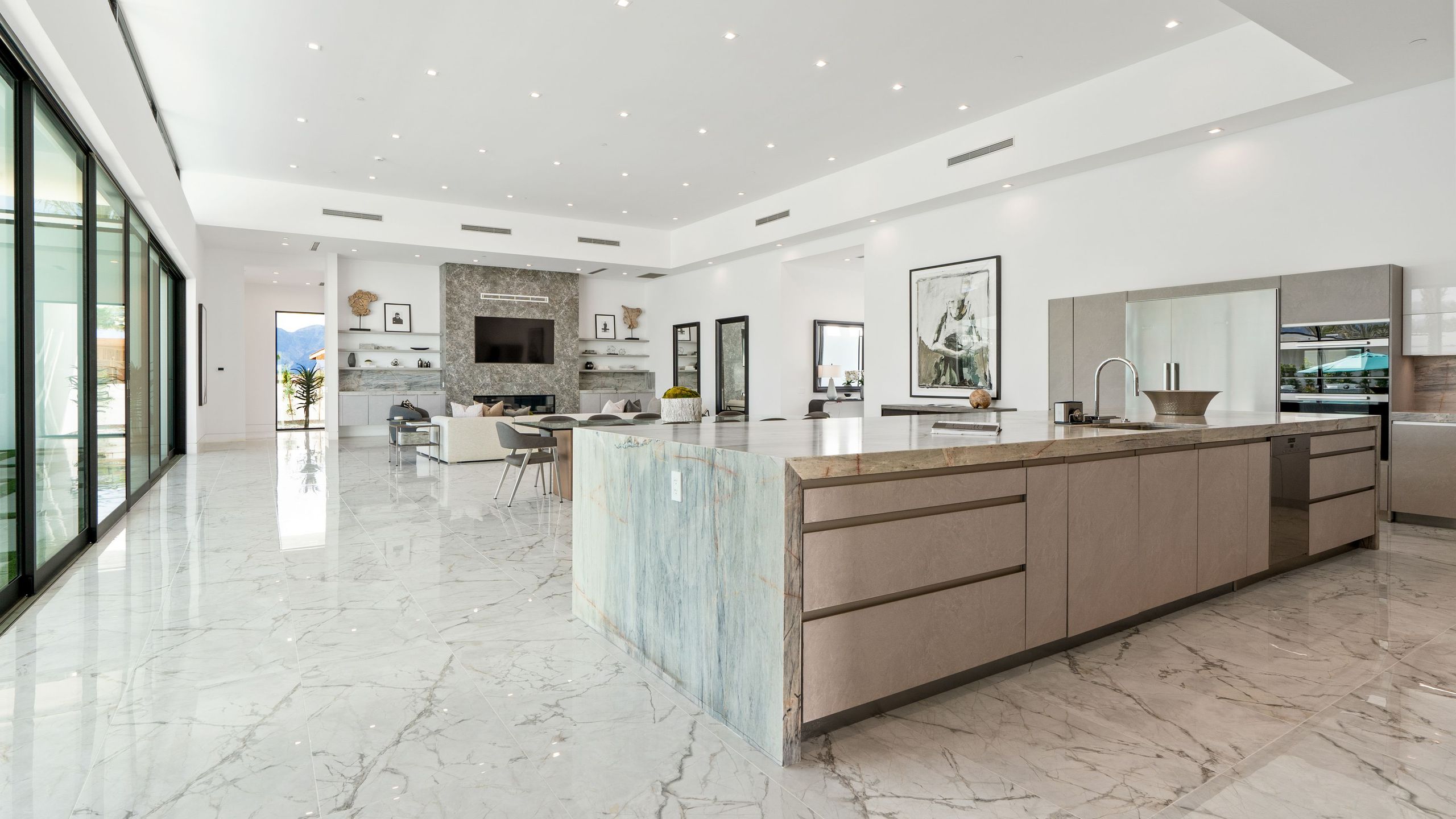 Sleeps 20 | Spacious Retreat | Pool & Hot Tub Retreat | Bravo Villa #4 | Photo 25