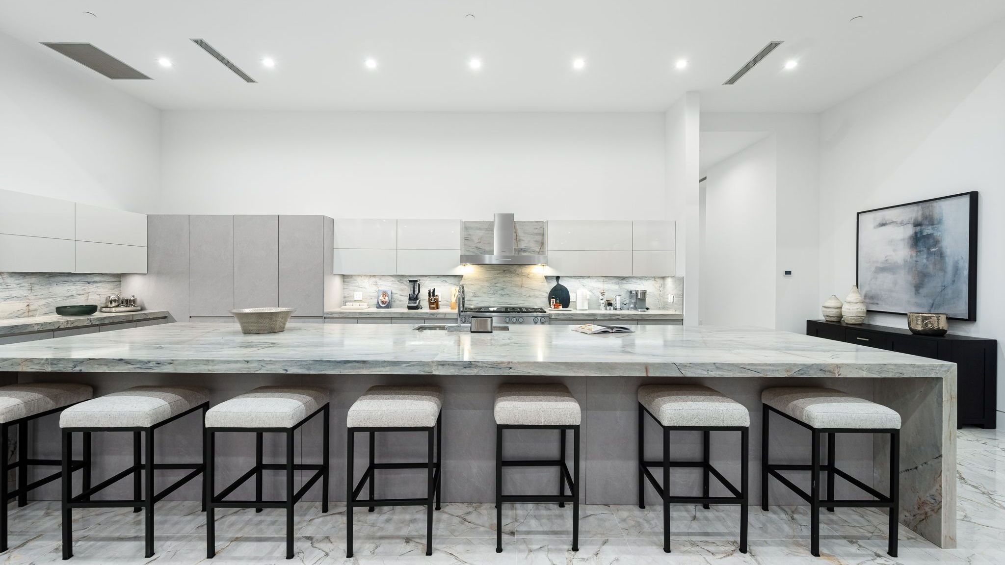 Sleeps 20 | Spacious Retreat | Pool & Hot Tub Retreat | Bravo Villa #4 | Photo 21