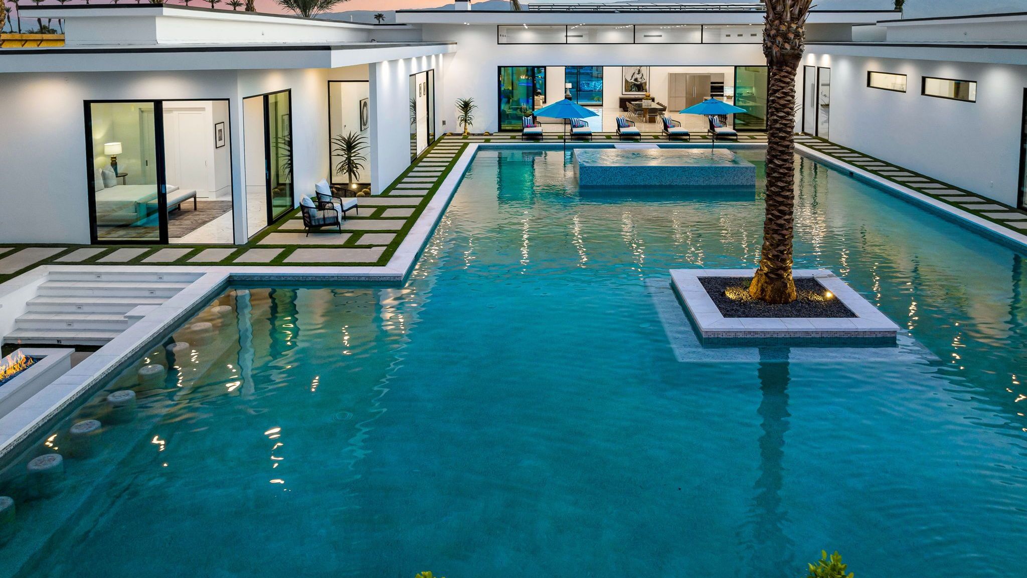 Sleeps 20 | Spacious Retreat | Pool & Hot Tub Retreat | Bravo Villa #4 | Photo 9