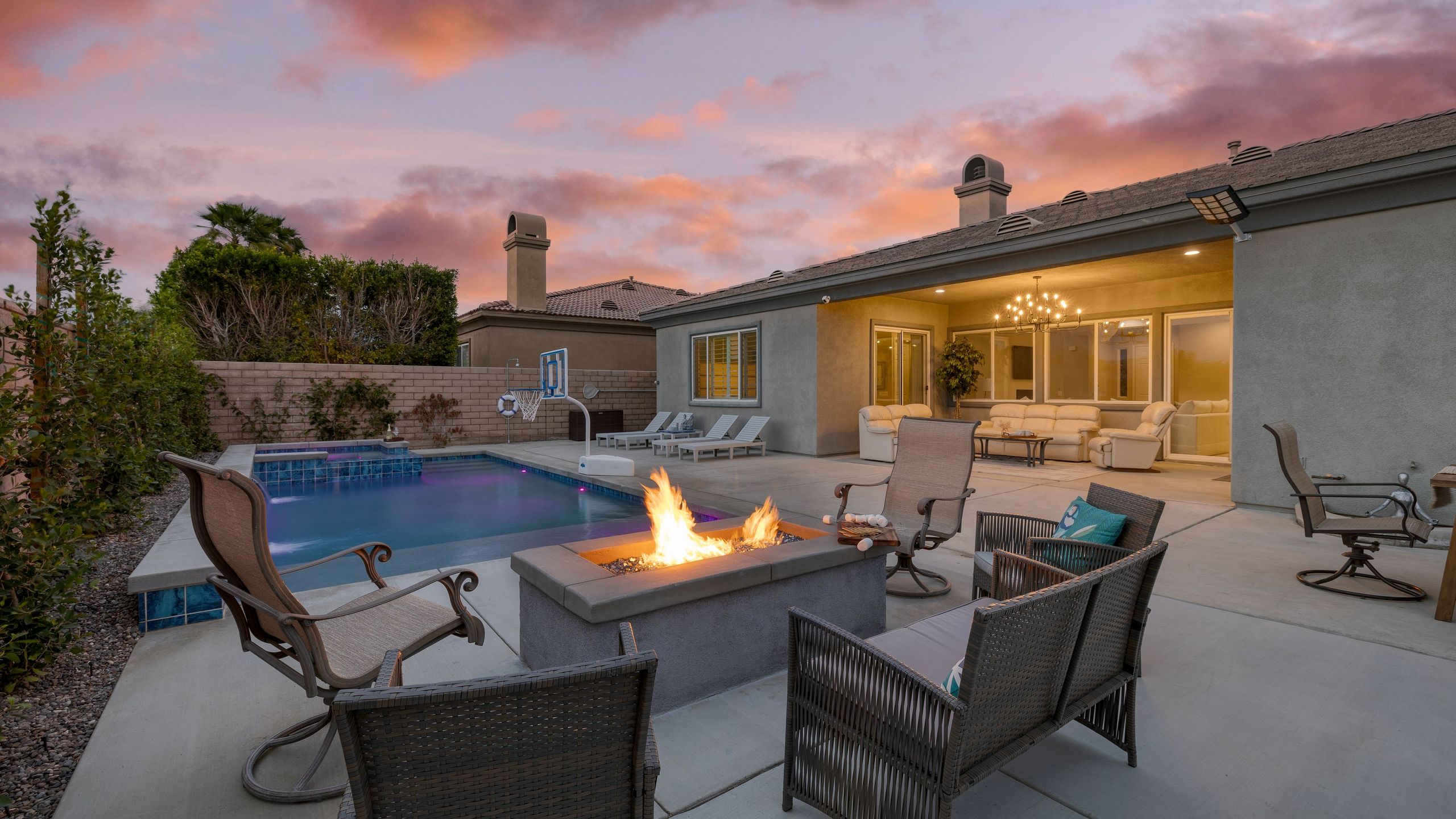 Gated Terra Lago Escape With Private Pool, Hot Tub, Outdoor Kitchen And Lounge - Indio, CA