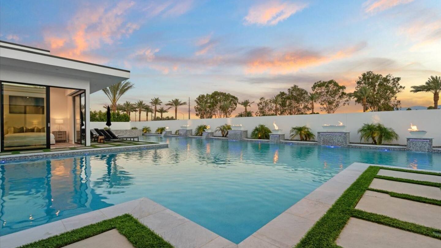 Sleeps 20 | 7-Bedroom Villa w/ Pool, Putting Green & Hot Tub | Bravo Villa #11 | Photo 62