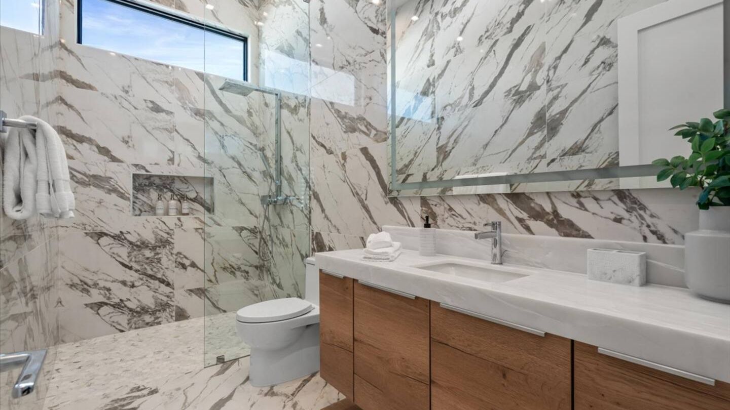 Sleeps 20 | 7-Bedroom Villa w/ Pool, Putting Green & Hot Tub | Bravo Villa #11 | Photo 56