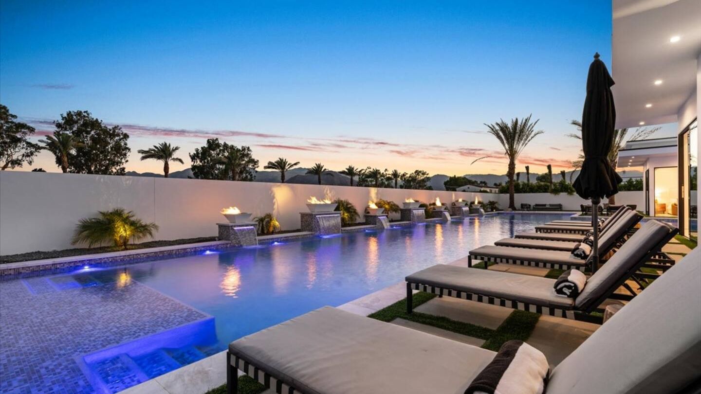 Sleeps 20 | 7-Bedroom Villa w/ Pool, Putting Green & Hot Tub | Bravo Villa #11 | Photo 21