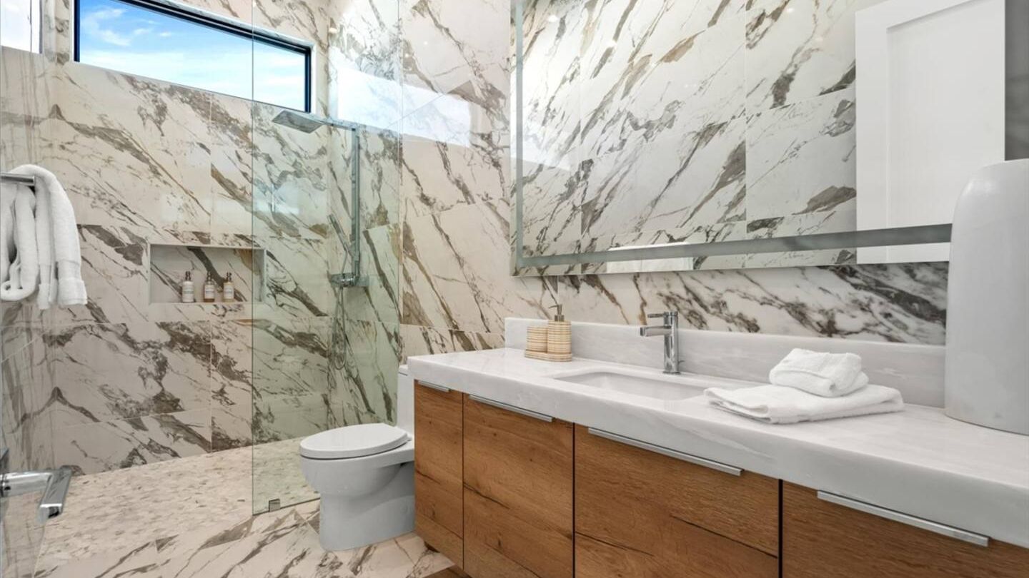 Sleeps 20 | 7-Bedroom Villa w/ Pool, Putting Green & Hot Tub | Bravo Villa #11 | Photo 53