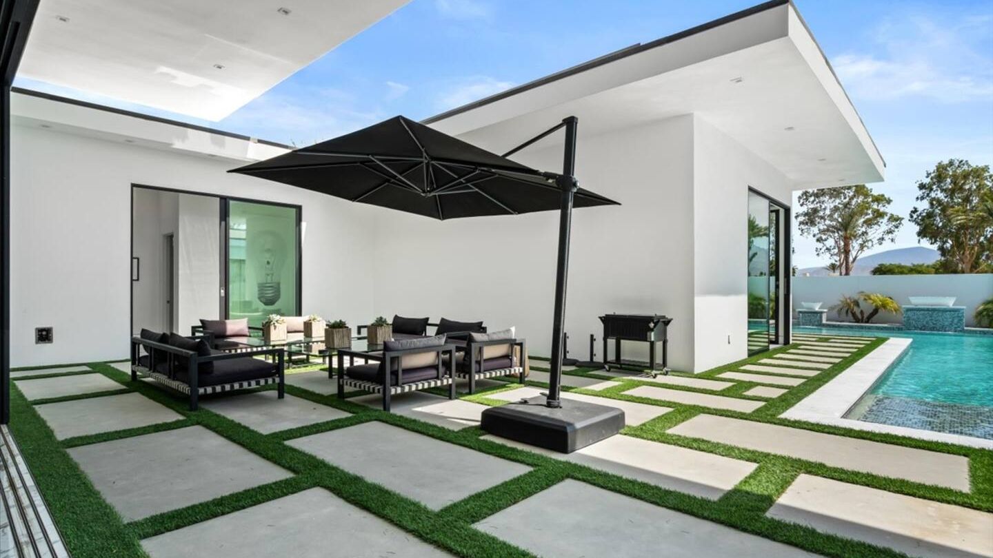 Sleeps 20 | 7-Bedroom Villa w/ Pool, Putting Green & Hot Tub | Bravo Villa #11 | Photo 71