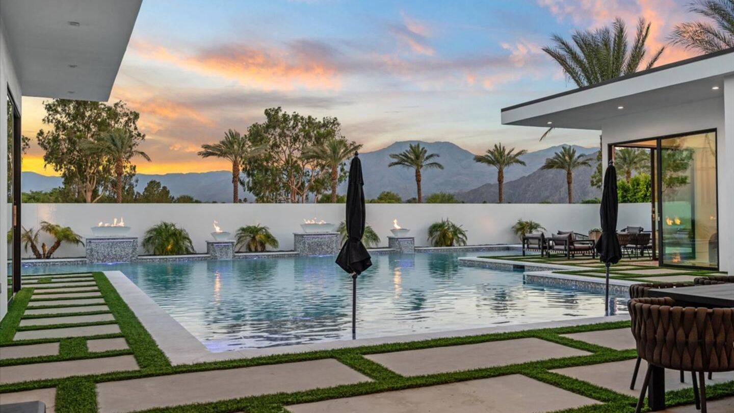 Sleeps 20 | 7-Bedroom Villa w/ Pool, Putting Green & Hot Tub | Bravo Villa #11 | Photo 70