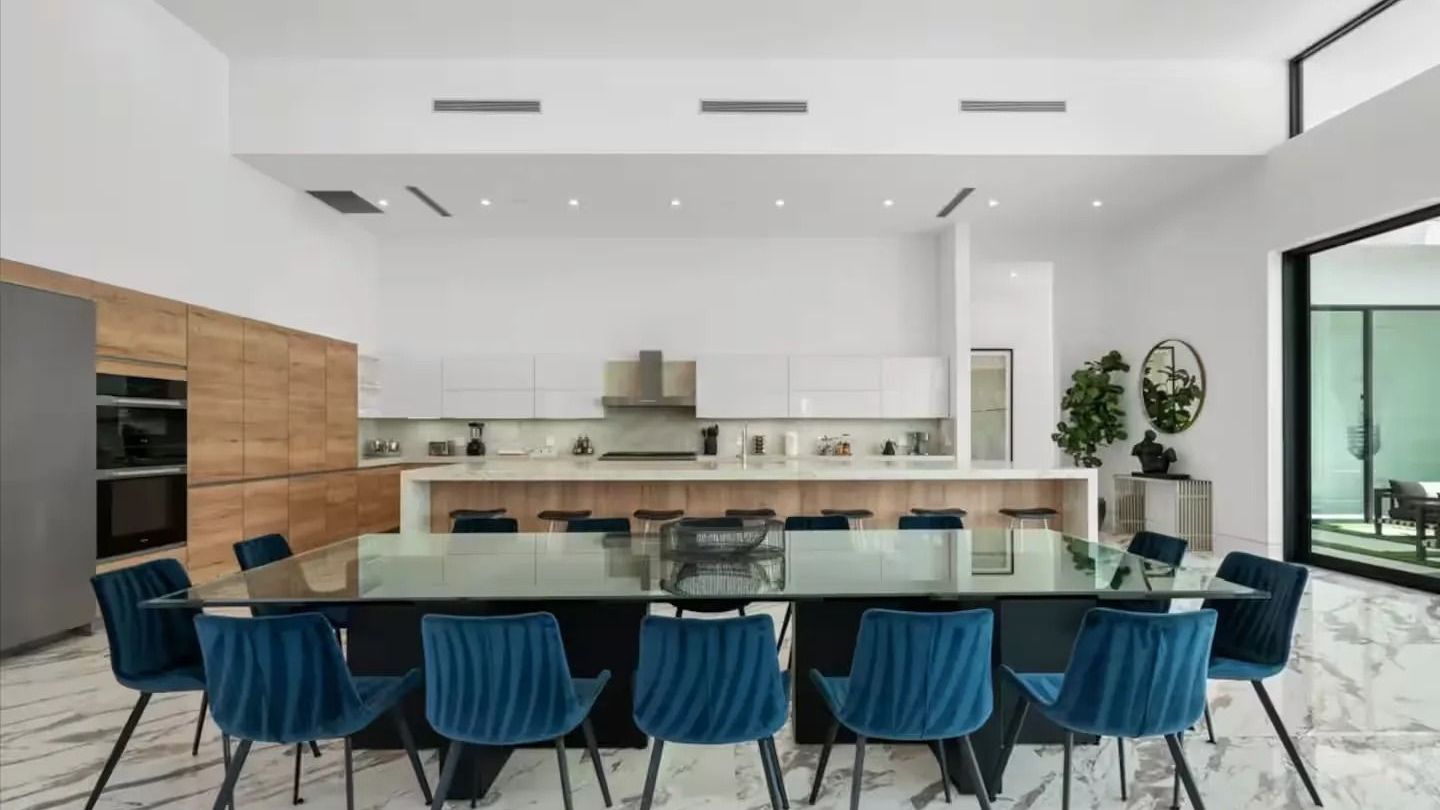 Sleeps 20 | 7-Bedroom Villa w/ Pool, Putting Green & Hot Tub | Bravo Villa #11 | Photo 16