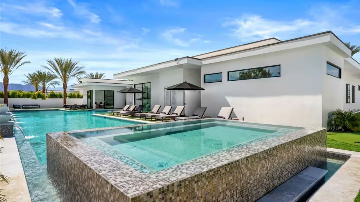 Sleeps 20 | 7-Bedroom Villa w/ Pool, Putting Green & Hot Tub | Bravo Villa #11 | Photo 24