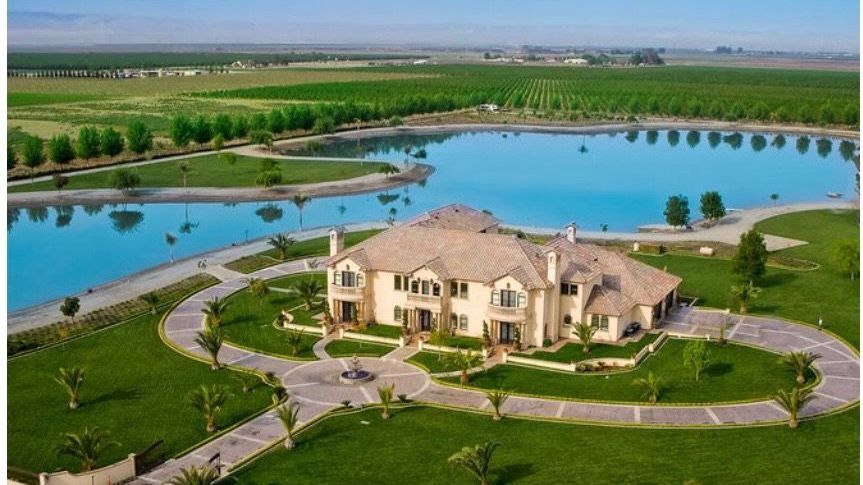 Vista Del Lago Estate By Avantstay | 20 Acres • Private Lake + Pool + Spa • Near Hard Rock Casino - Bakersfield, CA