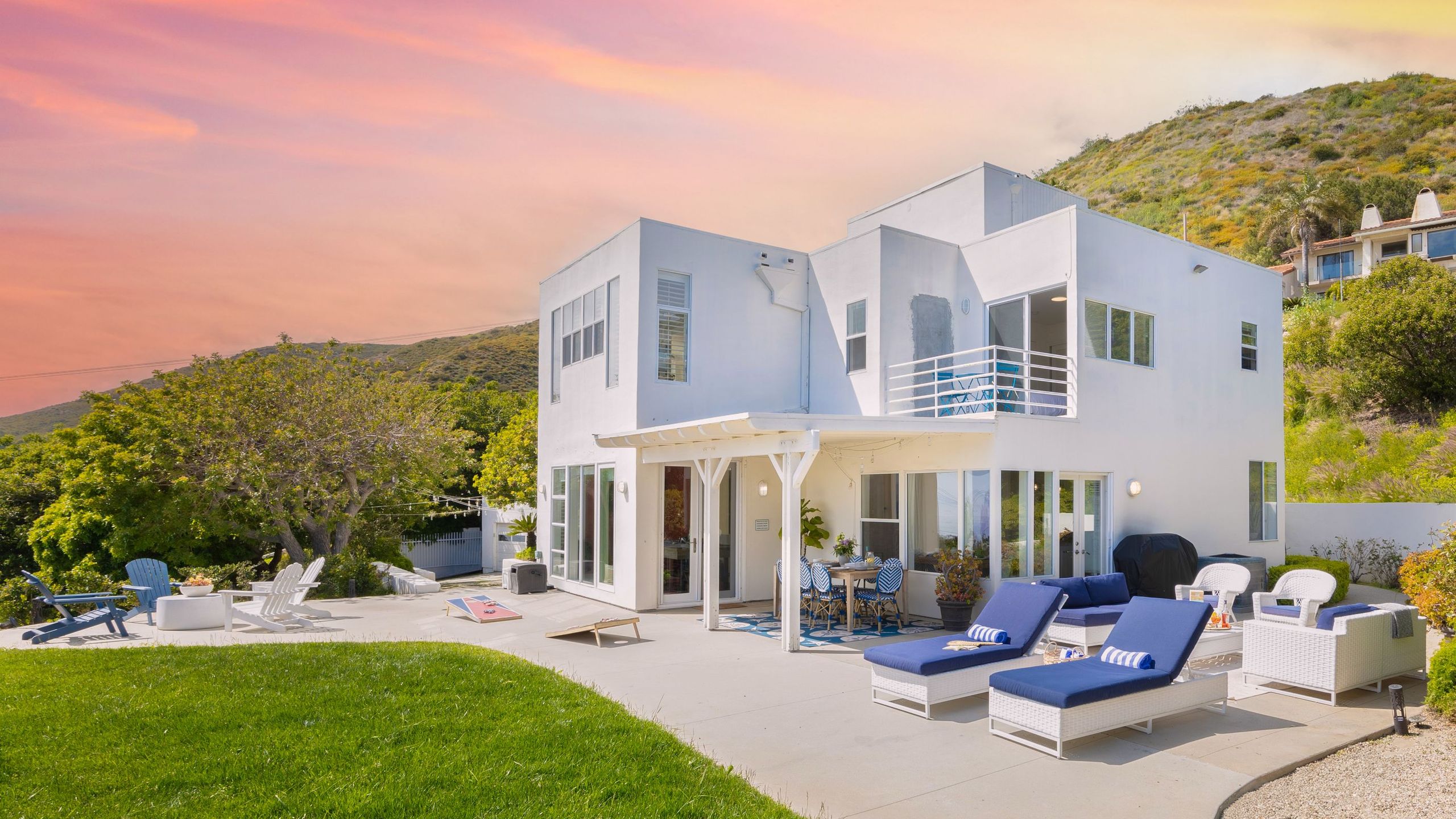 Panoramic Views And Inviting Hot Tub - Exquisite Mountain Escape - Malibu