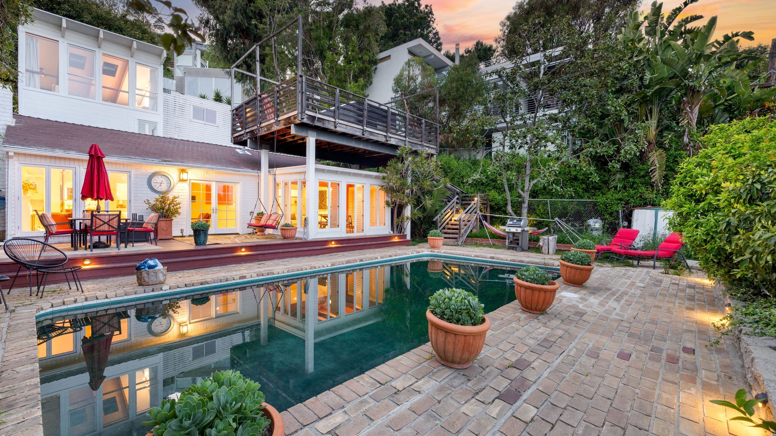 Lush Backyard And Private Pool - Stunning Hollywood Hills Retreat - Beverly Hills, CA