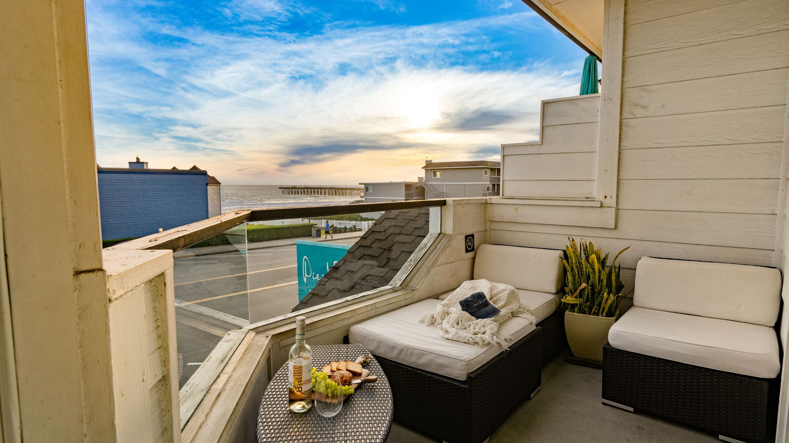 Charming Coastal Escape With Ocean Views And Outdoor Lounge - Delightful Retreat - Cayucos, CA