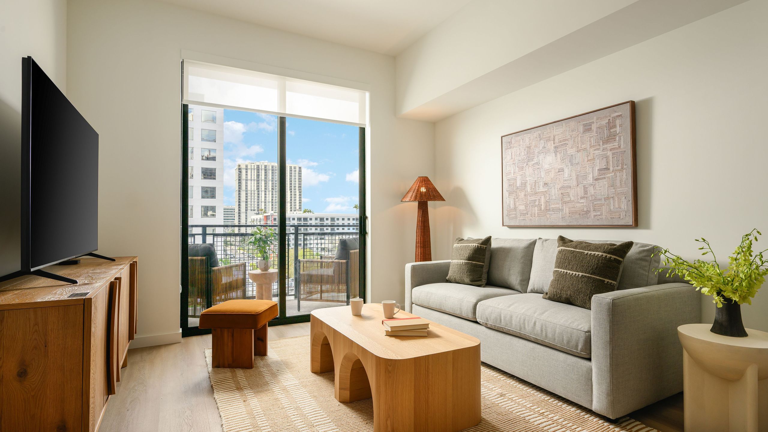 New Luxury Hotel W/ Rooftop Pool | 2 Suites • Sleeps 12 | Sense28 By Avantstay - Miami, FL