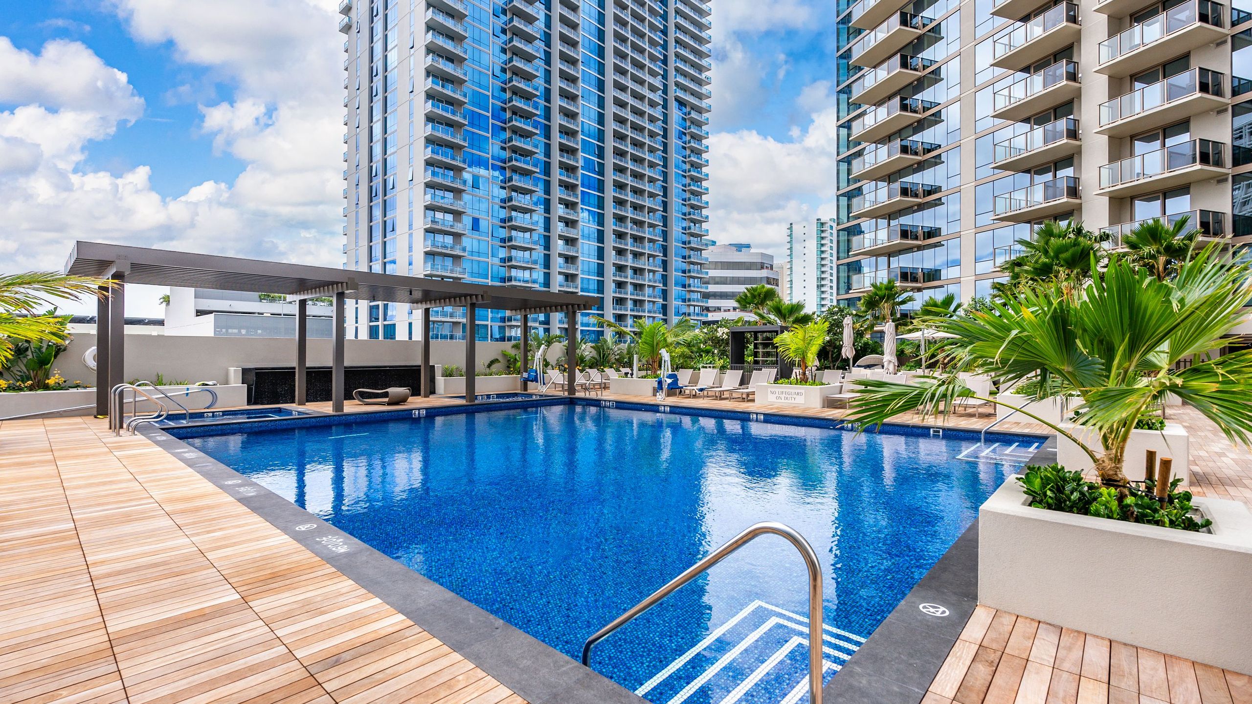 Stylish Condo With Pool And Gym - Tranquil Honolulu Sanctuary - Honolulu