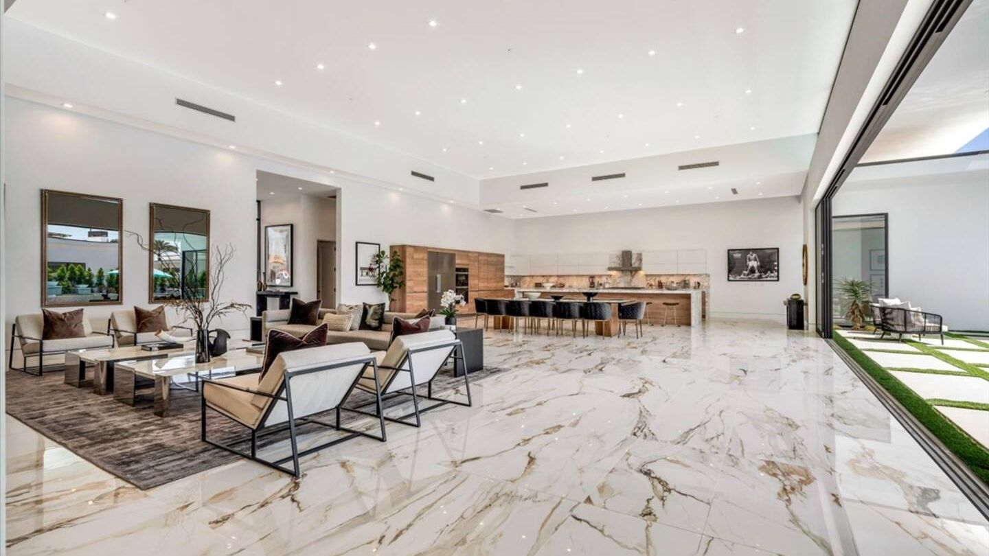 2 Luxury Villas • Pickleball Court, Pool, Putting Green | Bravo | Photo 9