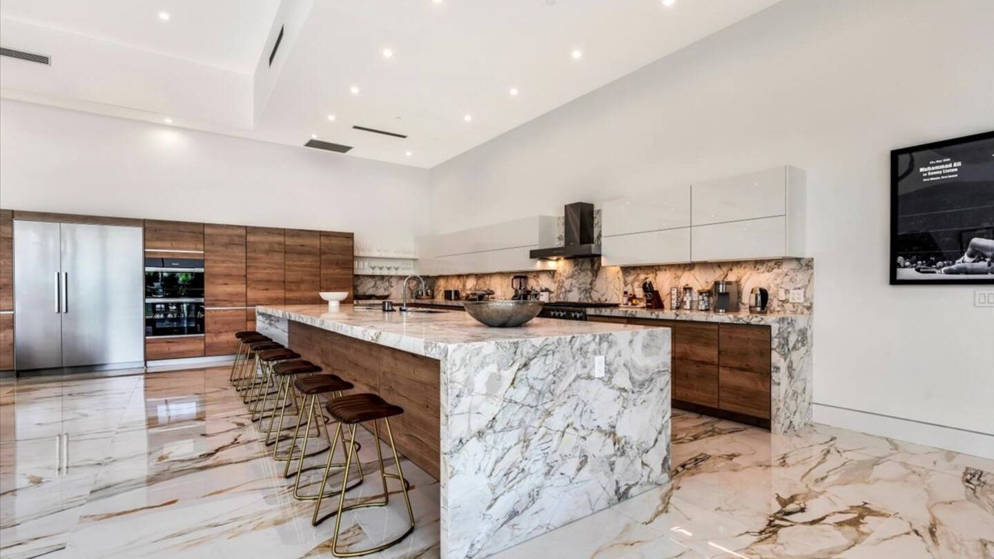 2 Luxury Villas • Pickleball Court, Pool, Putting Green | Bravo | Photo 14