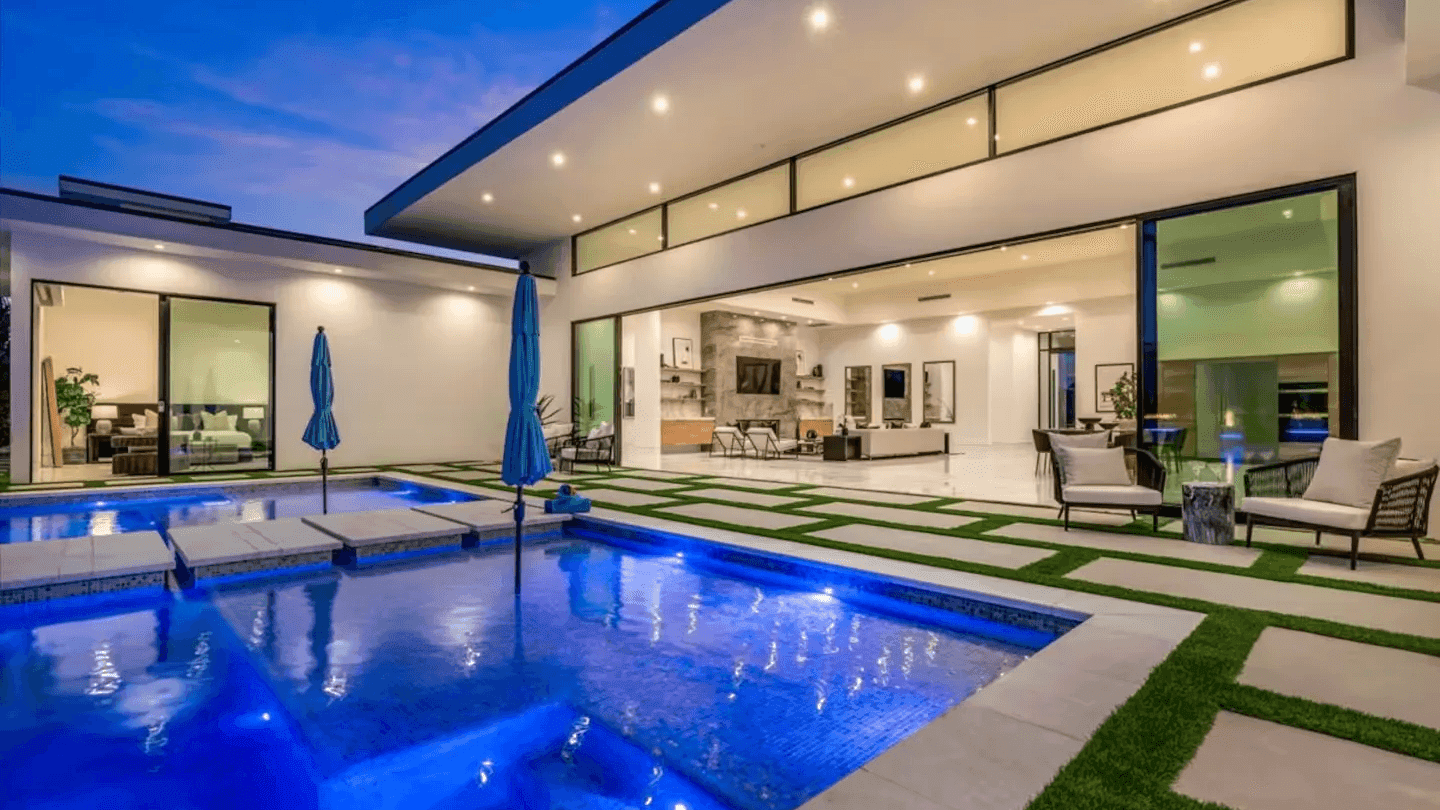 2 Luxury Villas • Pickleball Court, Pool, Putting Green | Bravo | Photo 42