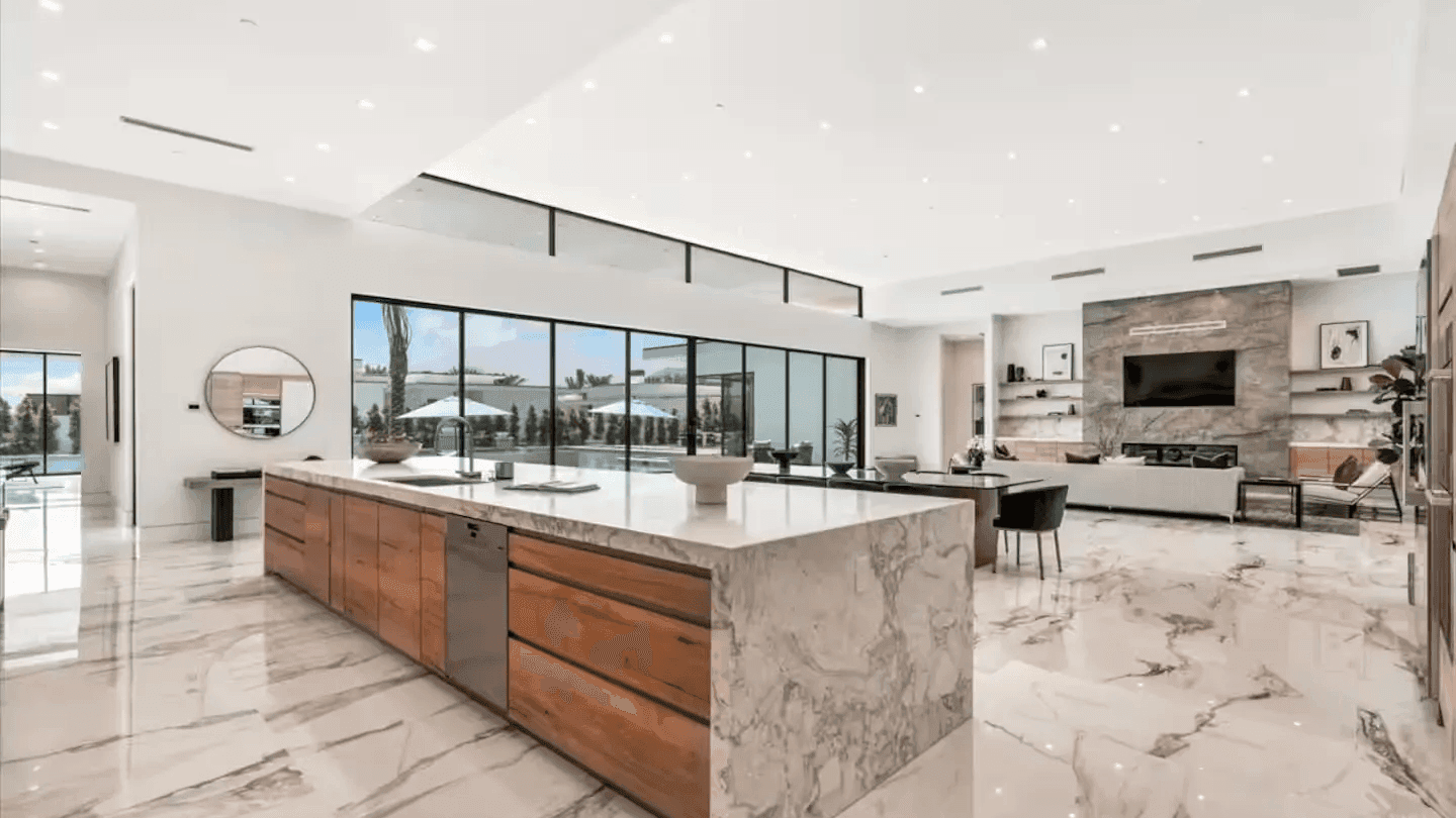 2 Luxury Villas • Pickleball Court, Pool, Putting Green | Bravo | Photo 15