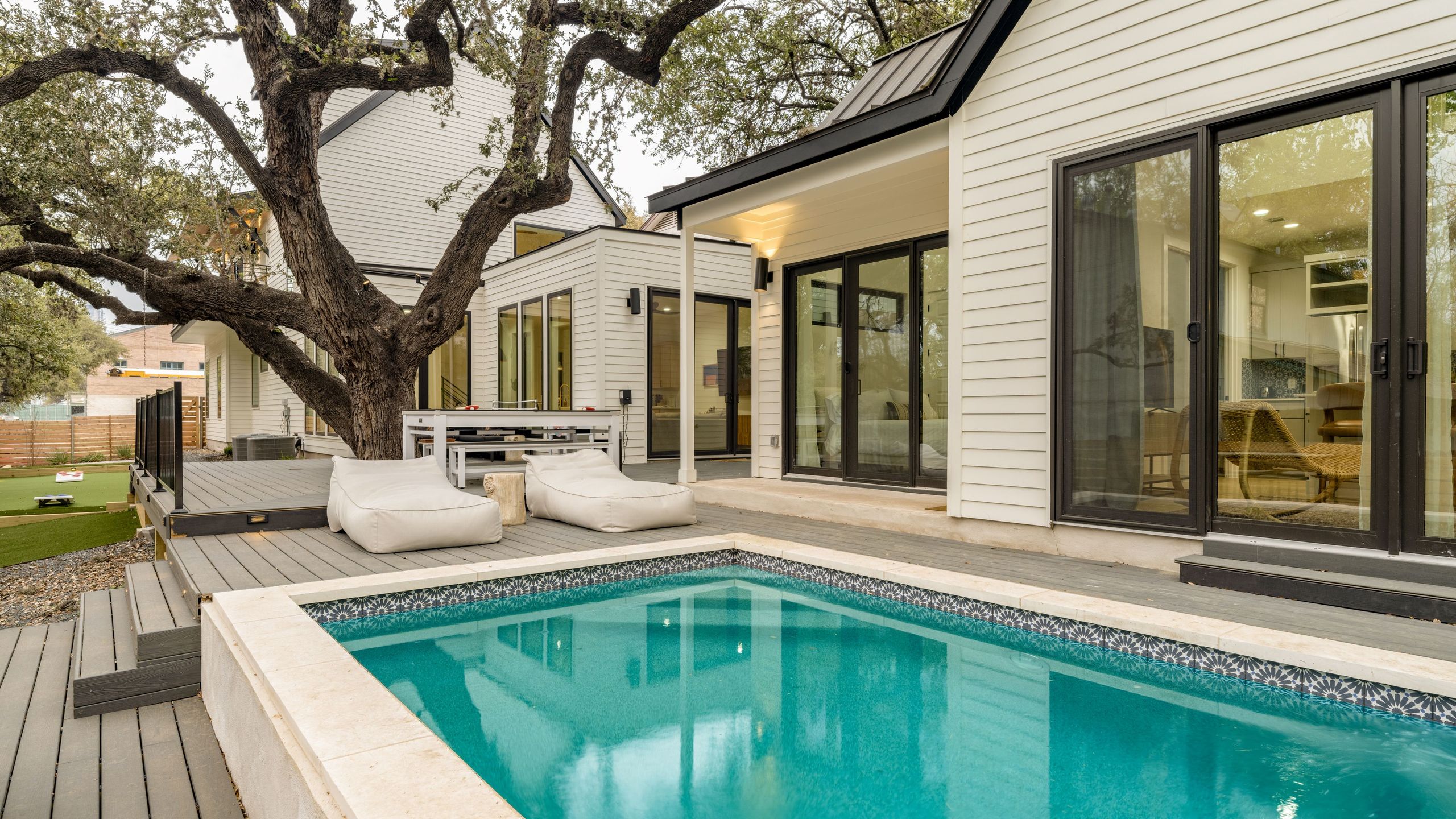 6bdr Luxe Pool Retreat • City Views, Ping Pong, Foosball, Guest House | Henley - Austin, TX