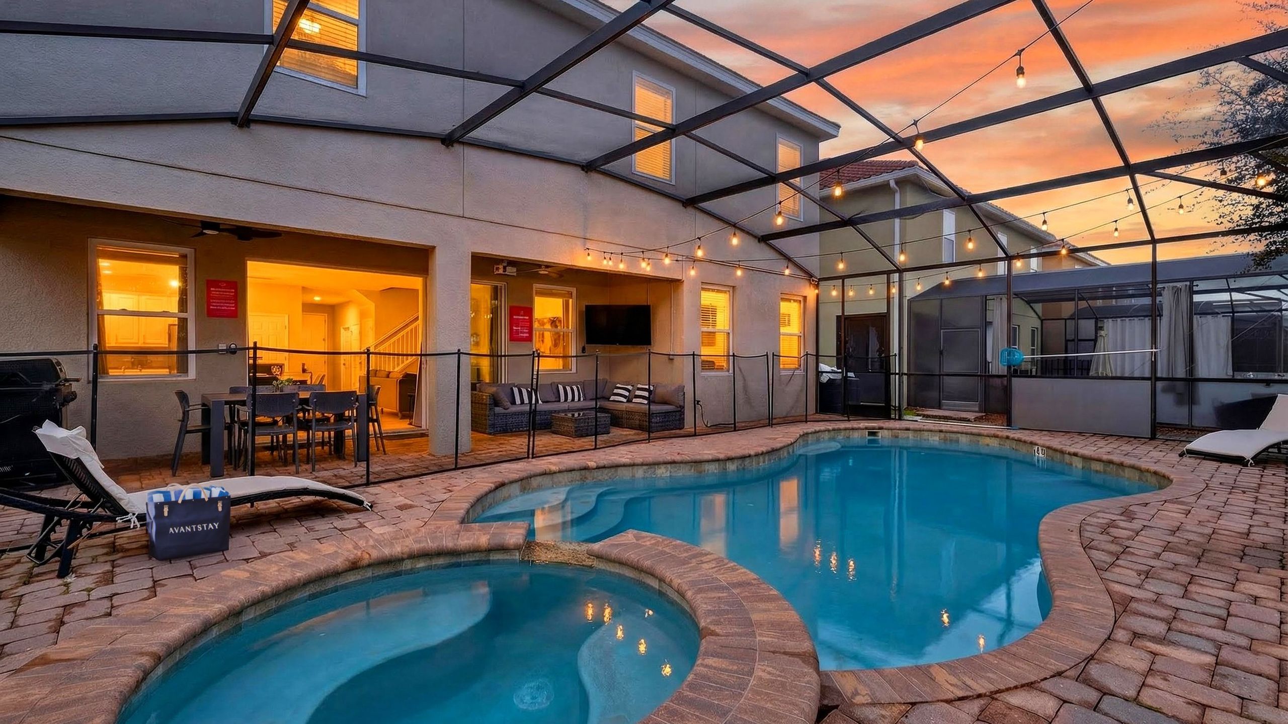 Shiva By Avantstay | Sleeps 22 | Pool + Poolside Movies + Bbq | Near Disney - Kissimmee