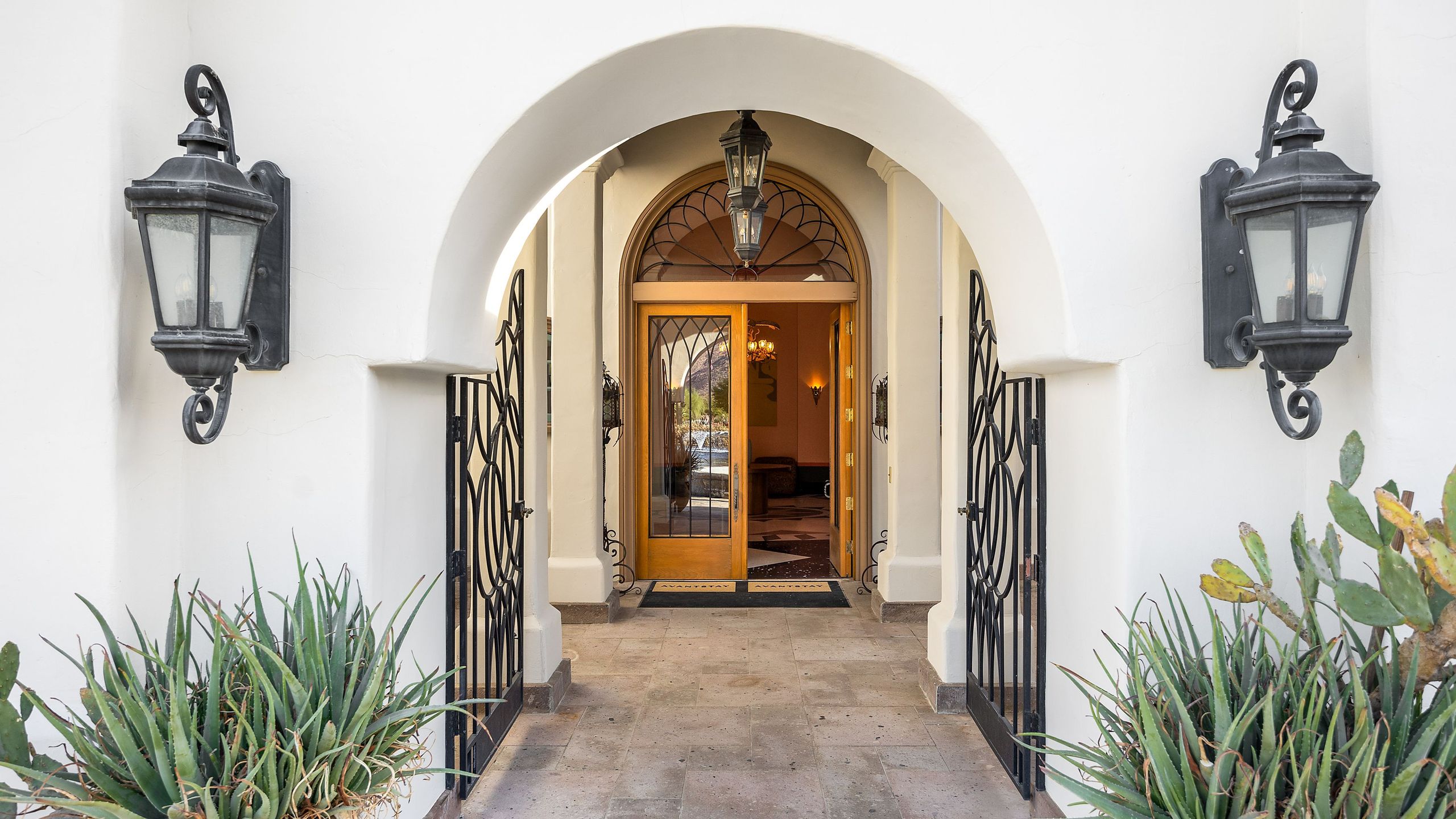 The Pond Estate | Maximalist Designer Compound w/ 2 Casitas, Indoor + Outdoor Pools, Tennis Court, & Gorgeous Mountain Views | 12k sqft | Photo 90
