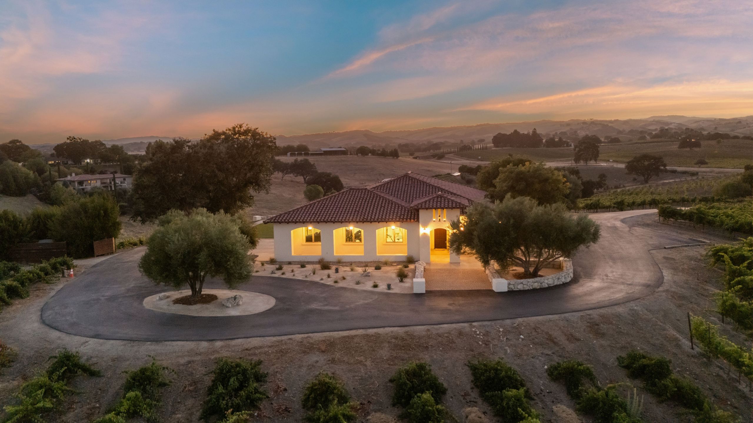 Vineyard Views And Wine Cellar - Stunning Wine Country Retreat - Templeton, CA