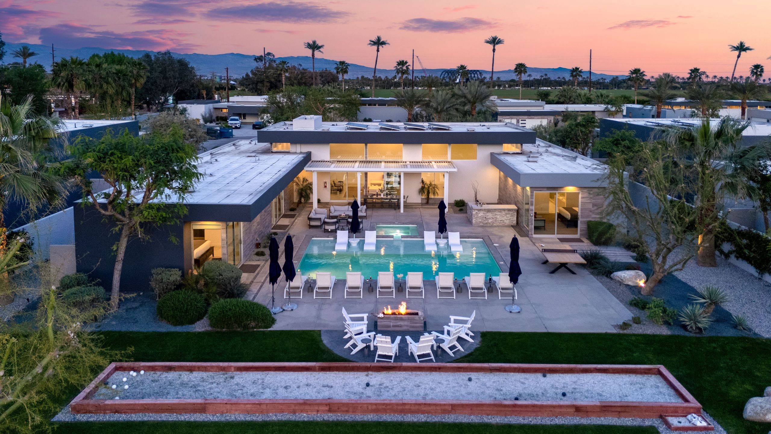 Sleeps 28, Putting Green, Bocce Ball, Near Coachella | Polo Villas Sol