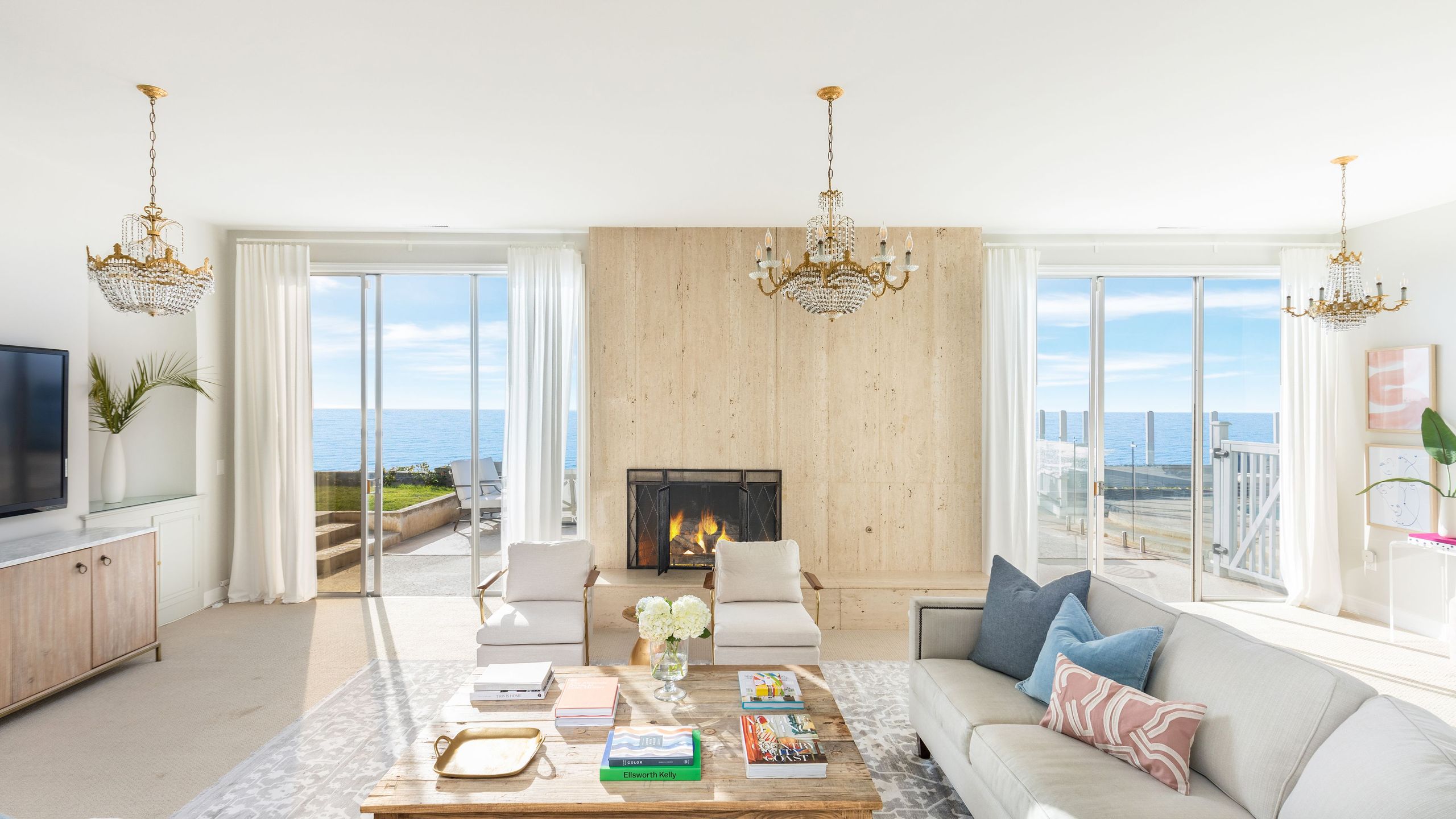 Stunning Estate w/ Ocean View, Pool, Spa, Bocce • Sleeps 20 | Vista | Photo 3