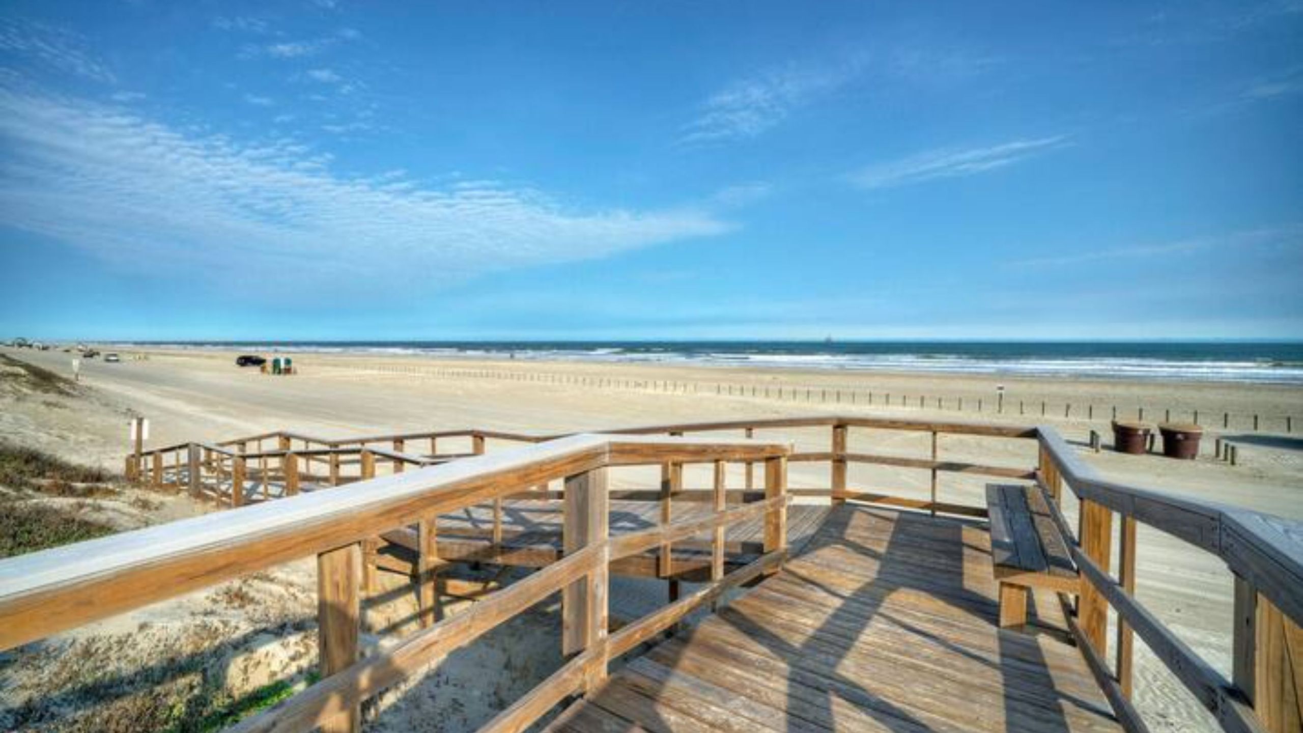 Spacious Balcony And Community Pool - Beautiful Coastal Getaway - Port Aransas, TX