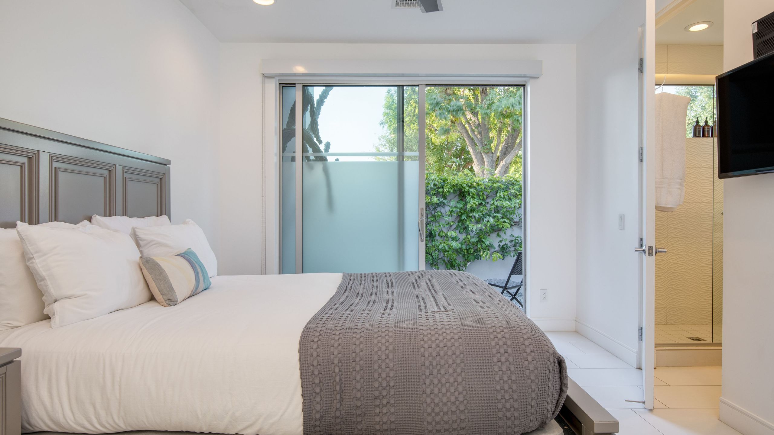 2 Luxe Villas, Sleeps 24 | Pool & Putting Green | Polo Villas Mira | Photo 26