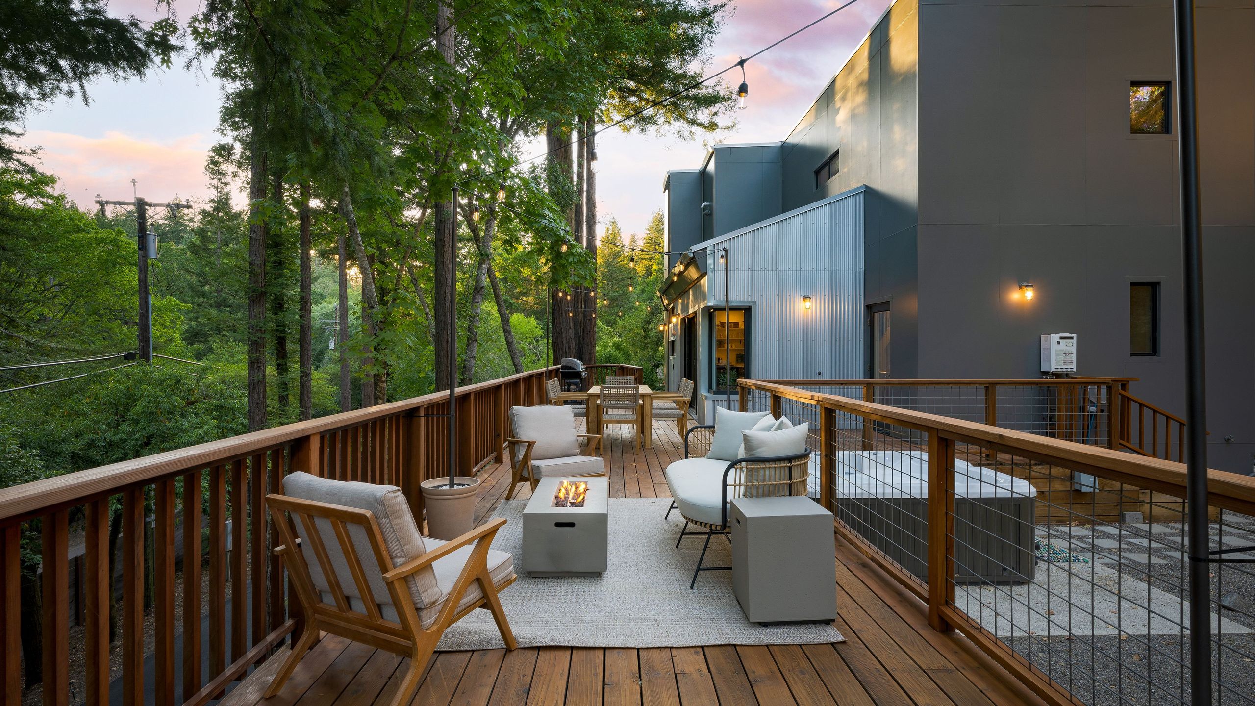 Mill Creek By Avantstay | Modern Design, Patio, Hot Tub - Russian River, CA